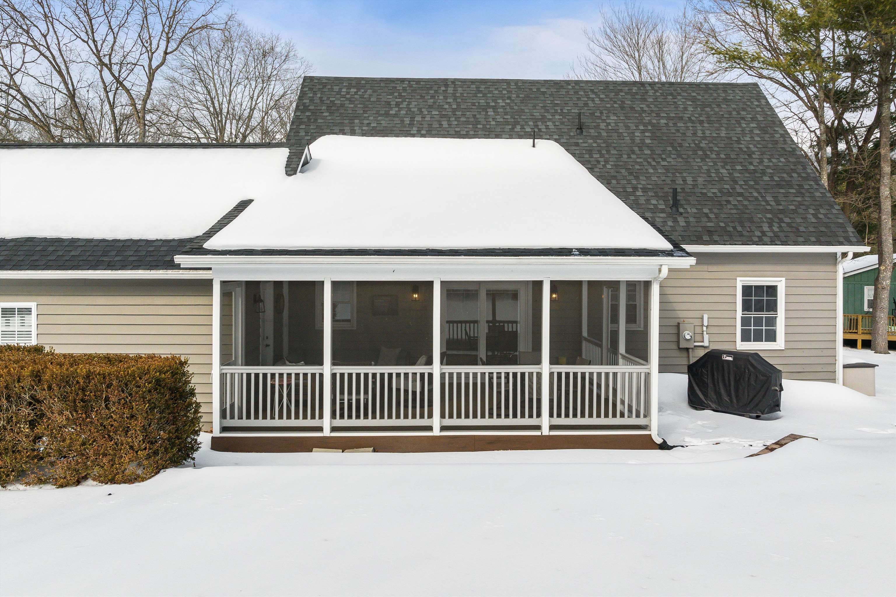 1894 HAWKSBILL RD