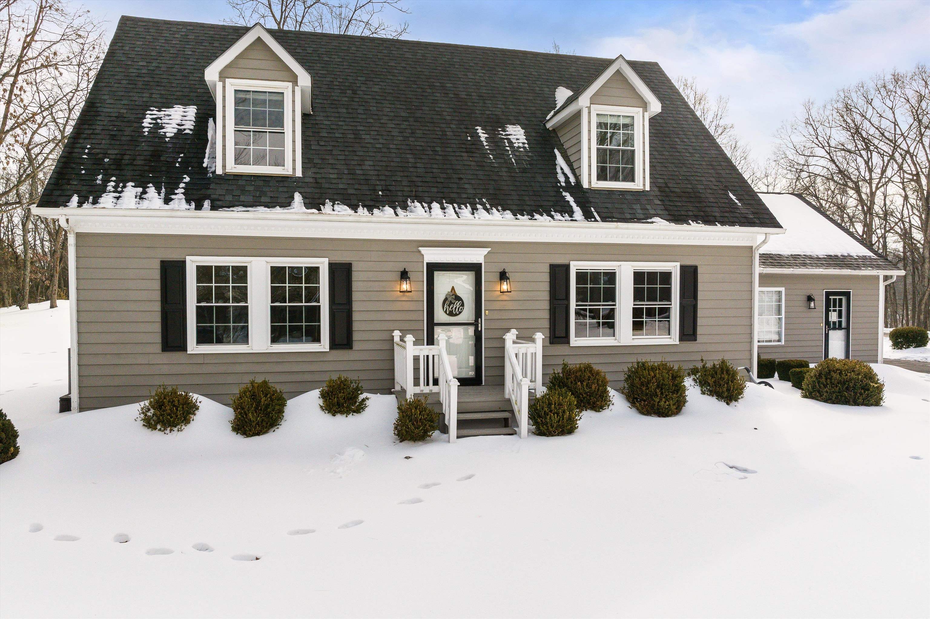 1894 HAWKSBILL RD