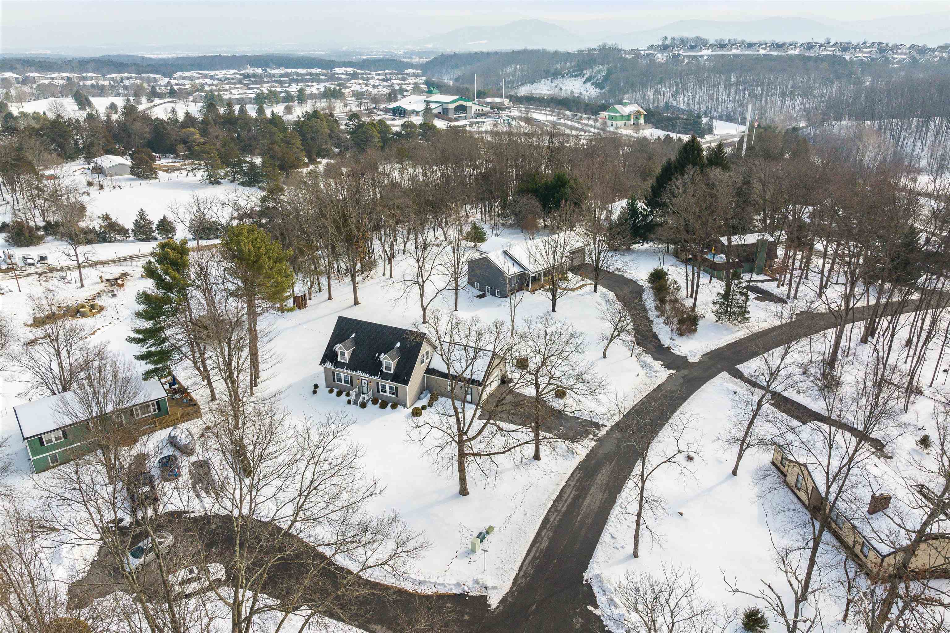 1894 HAWKSBILL RD