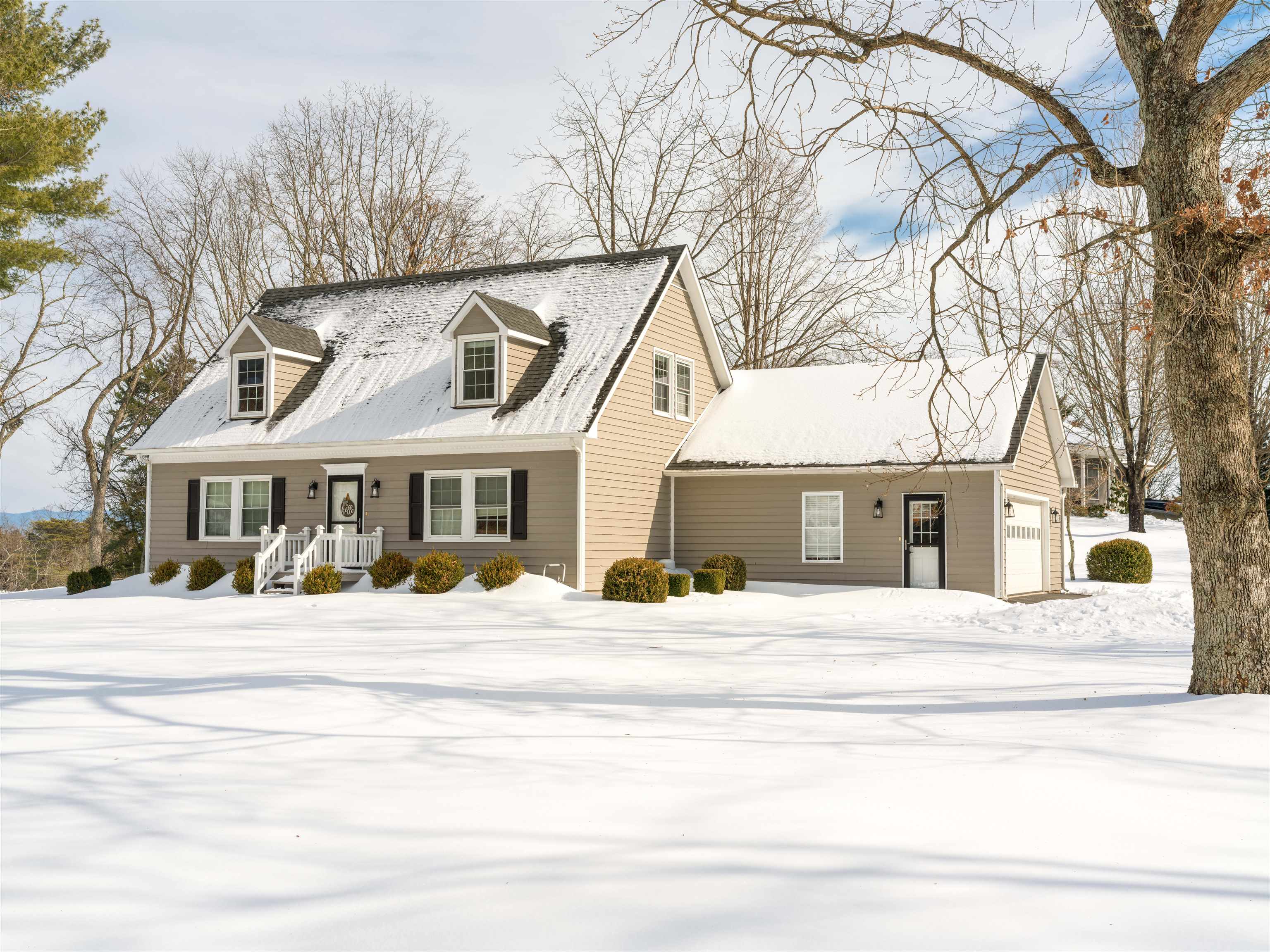 1894 HAWKSBILL RD