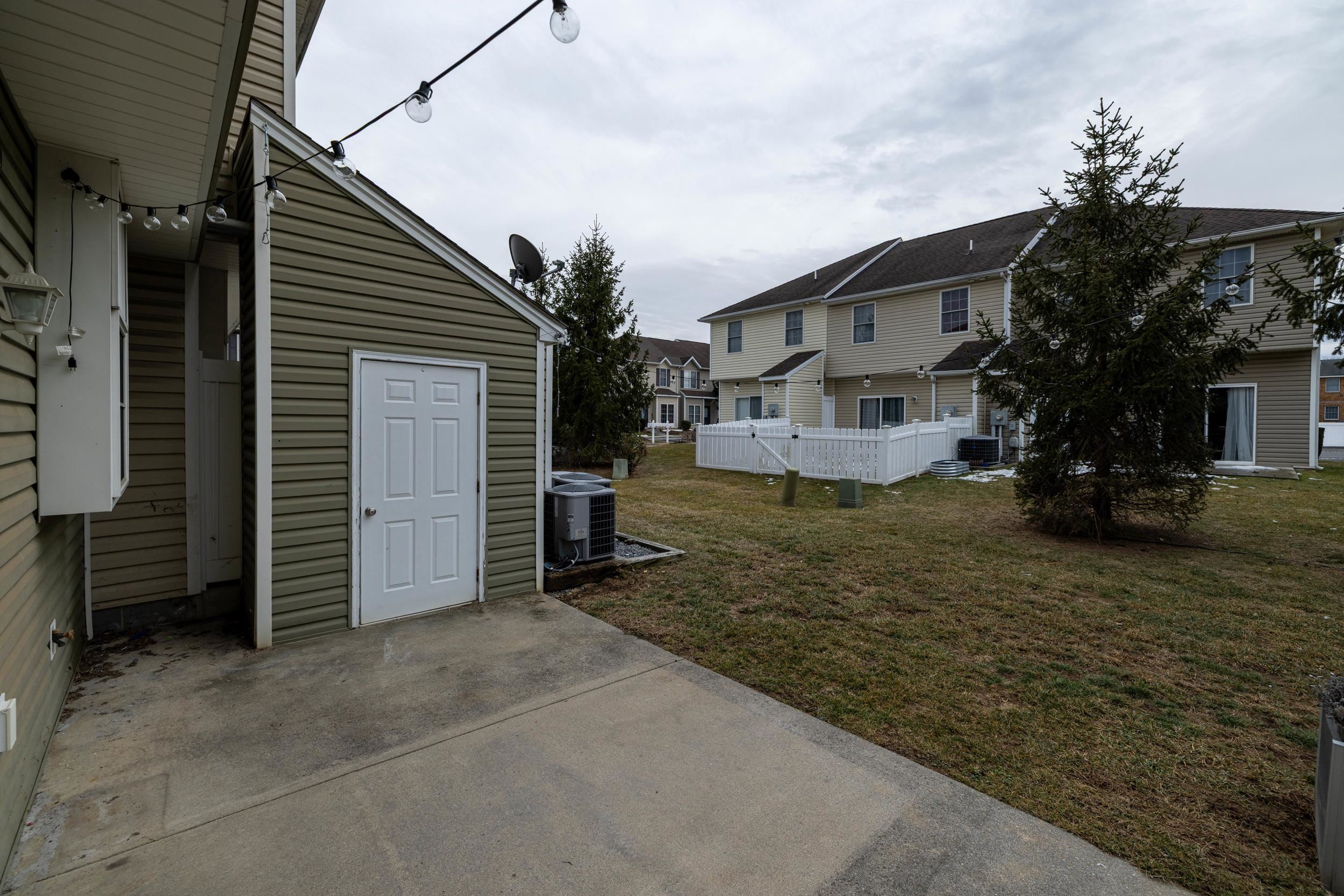 1213 SETTLERS LN