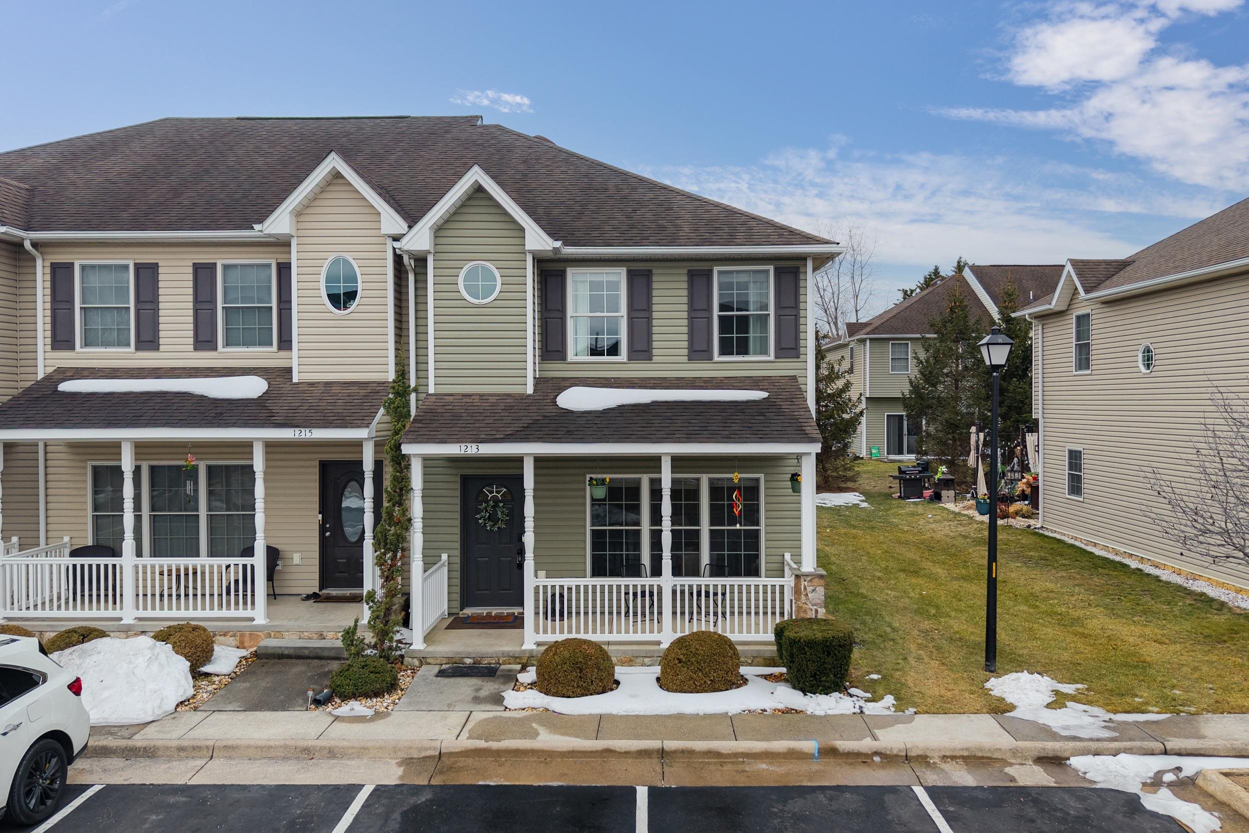 1213 SETTLERS LN
