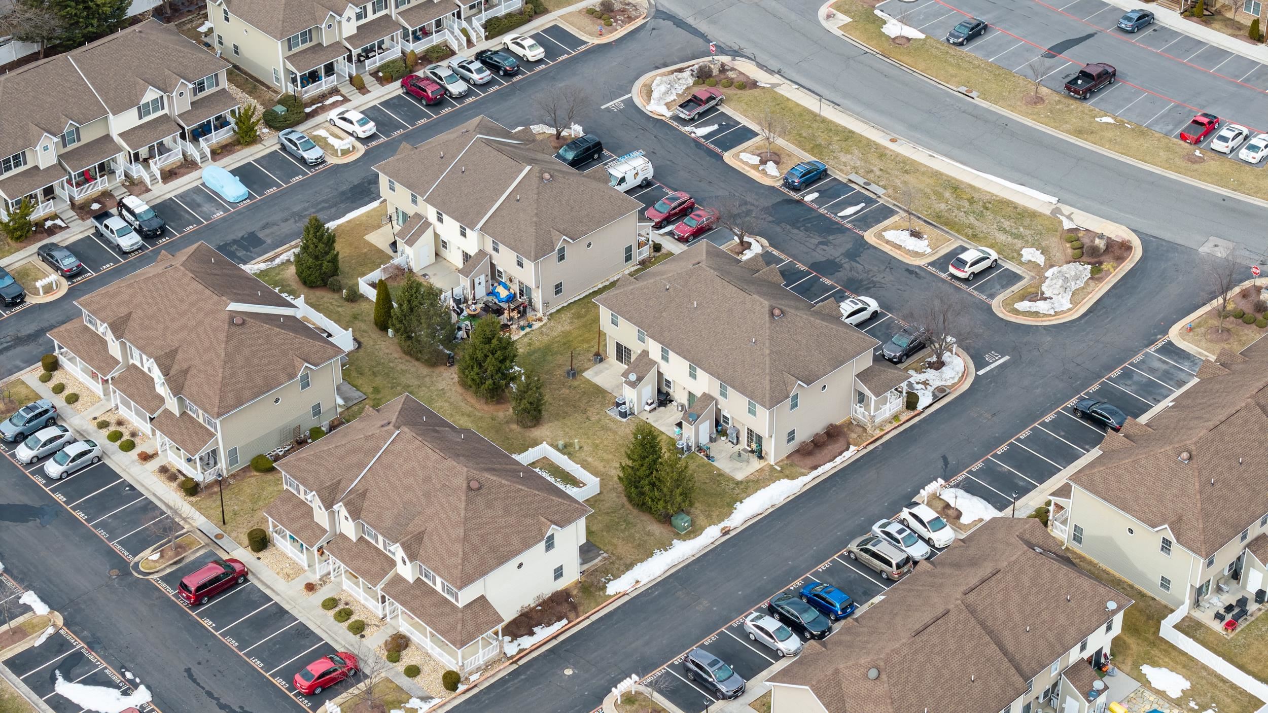 1213 SETTLERS LN