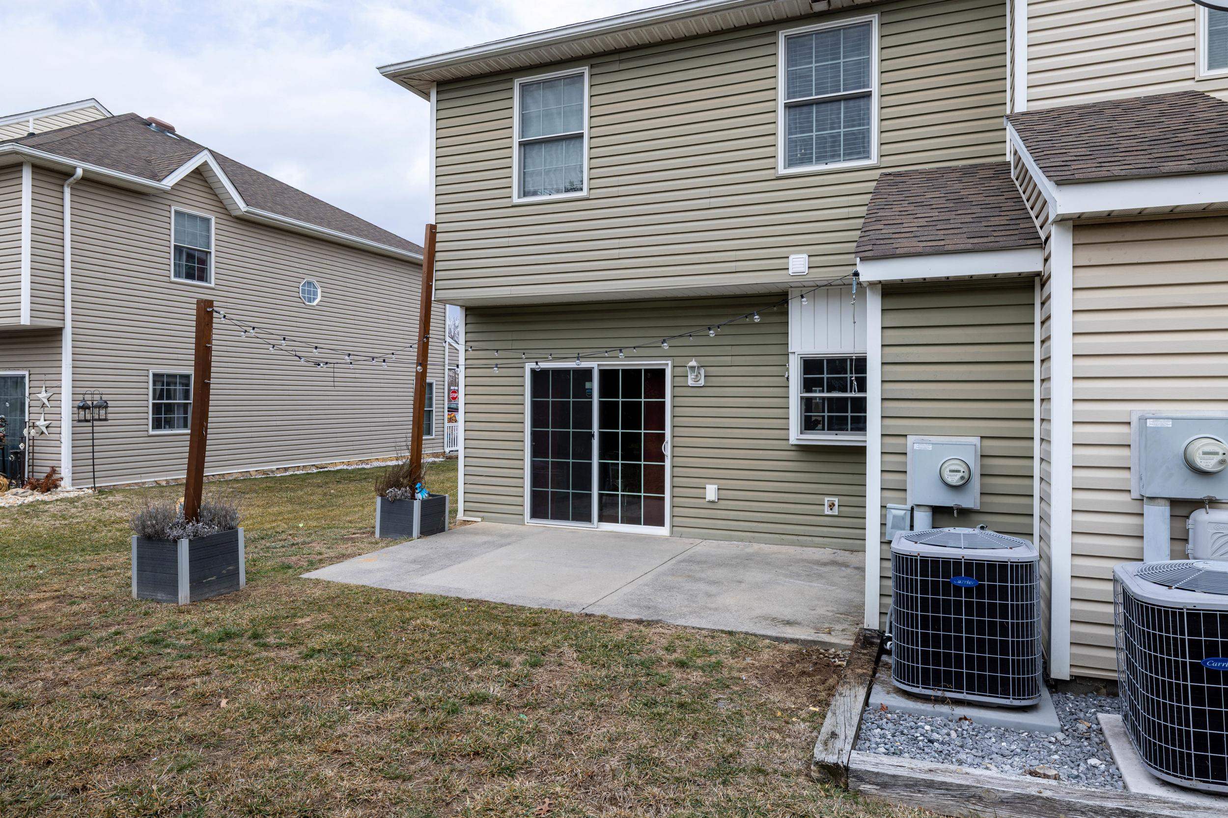 1213 SETTLERS LN