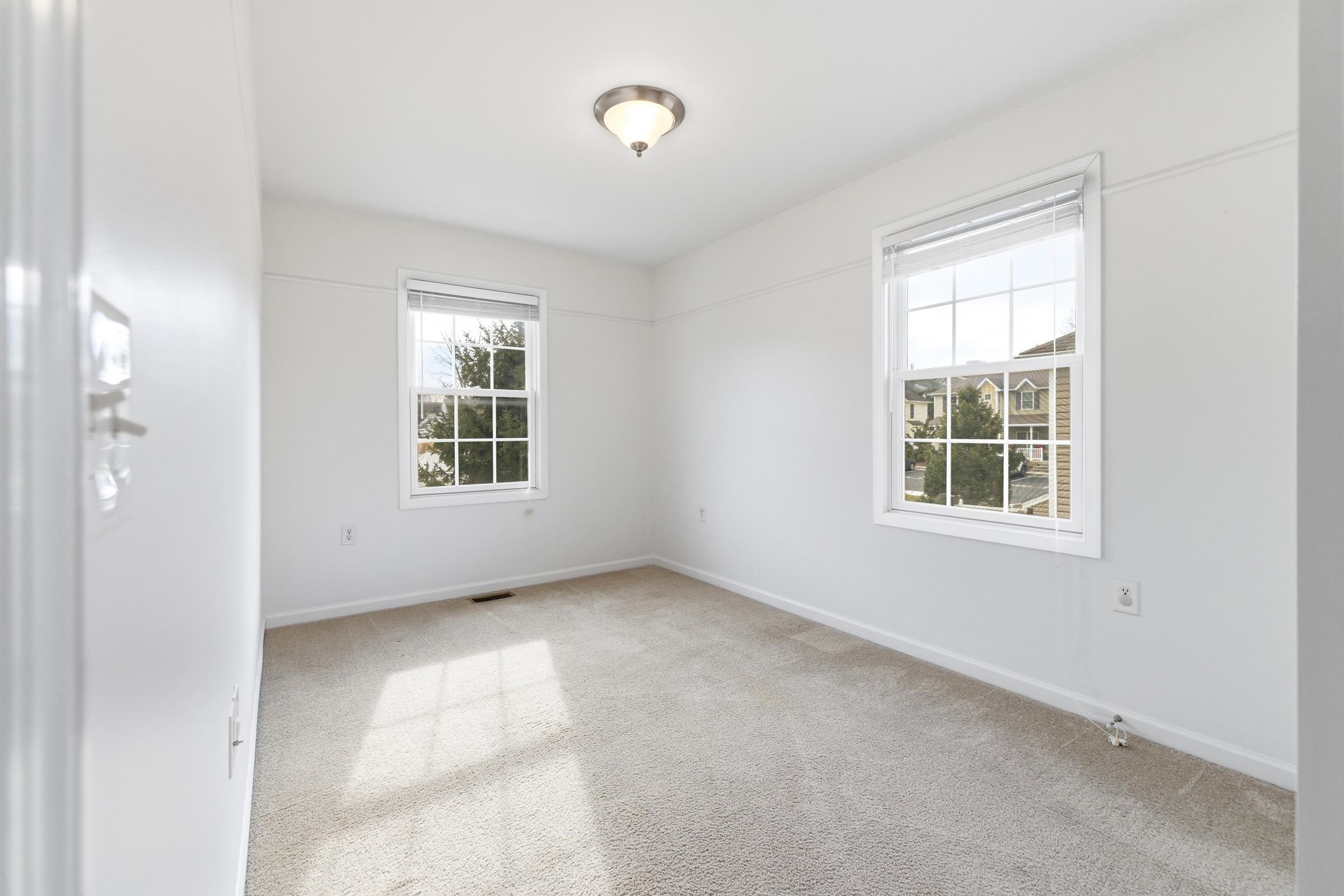 1213 SETTLERS LN