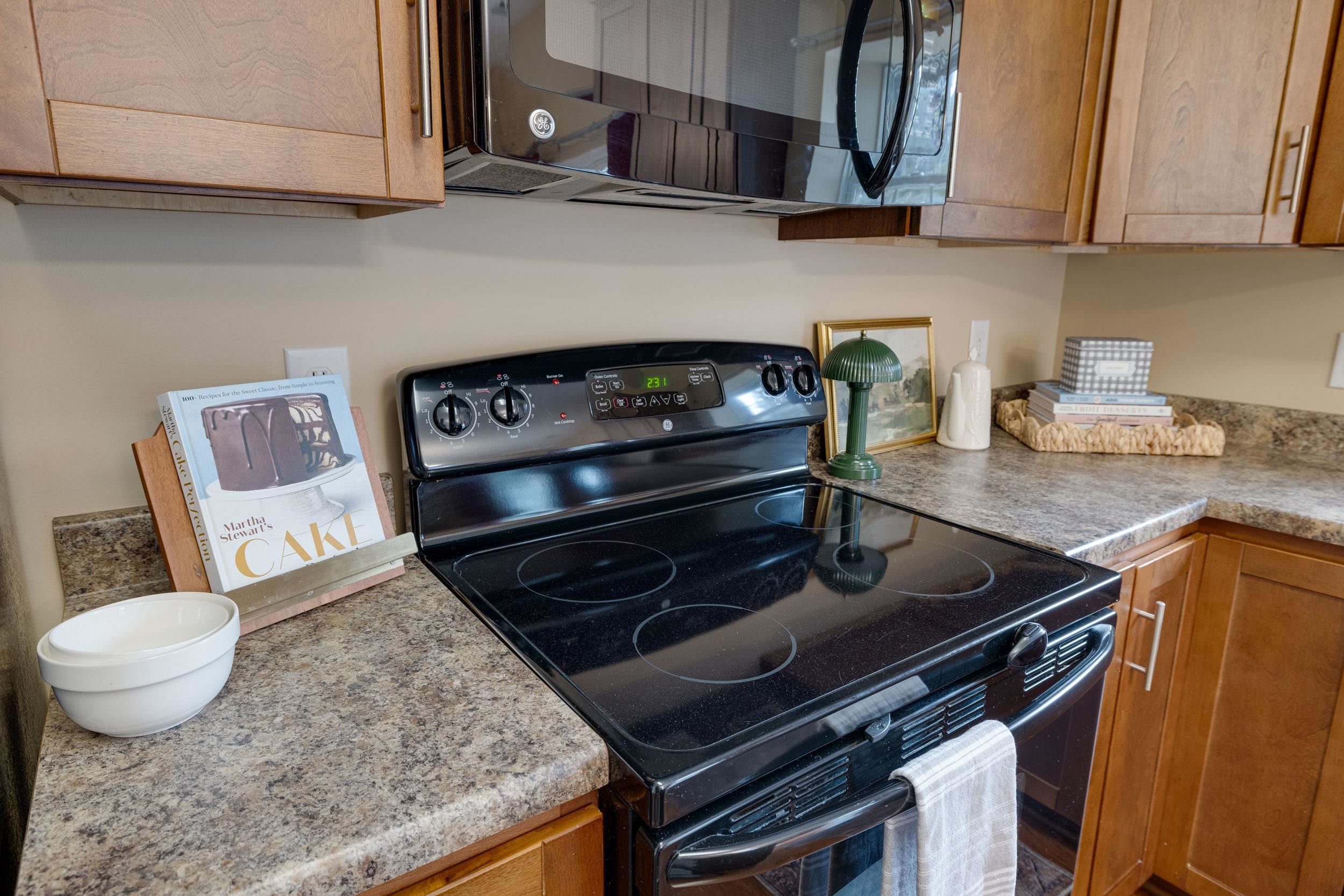 1213 SETTLERS LN