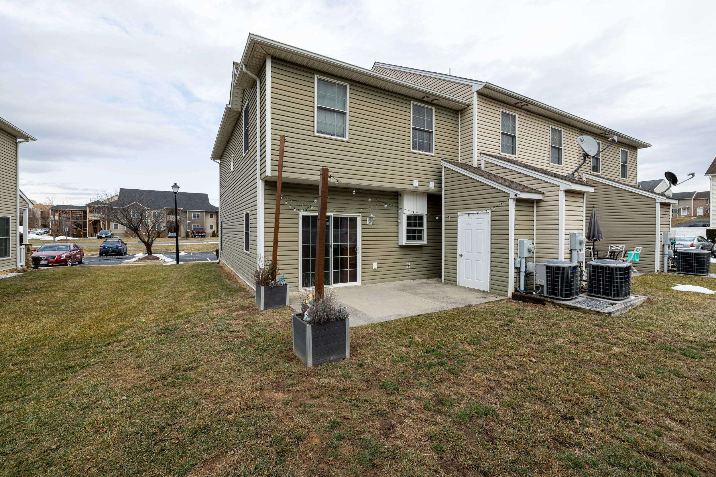 1213 SETTLERS LN