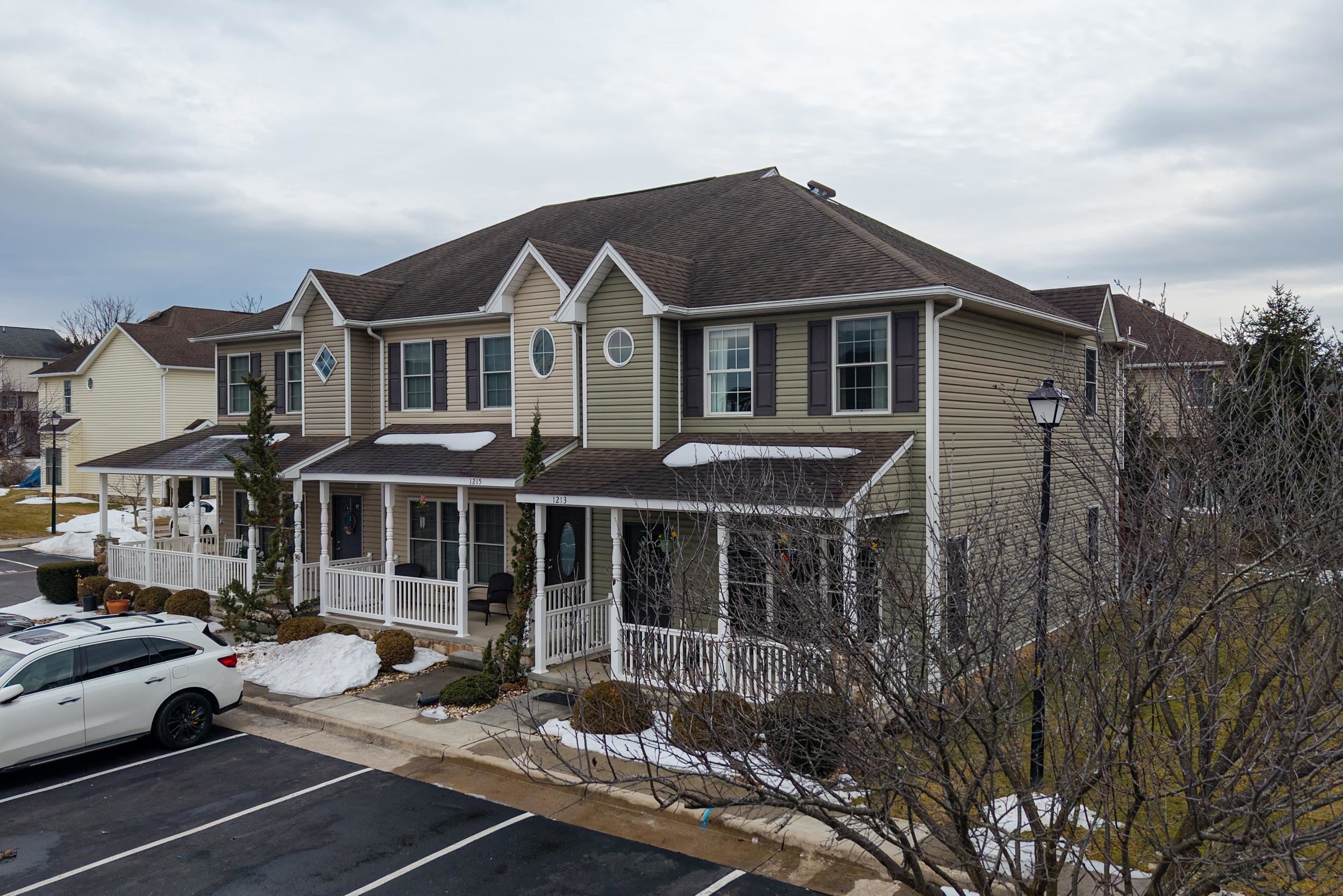 1213 SETTLERS LN