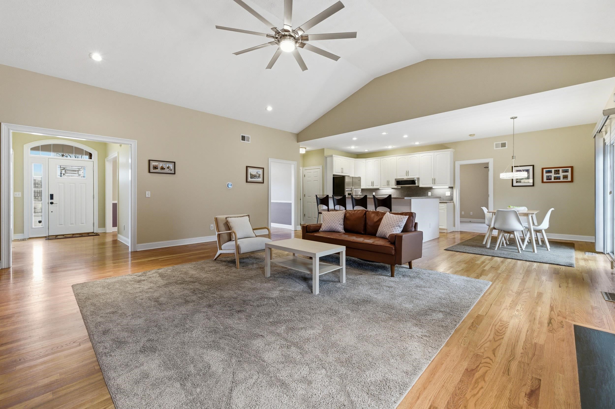 3207 BARRINGTON DR