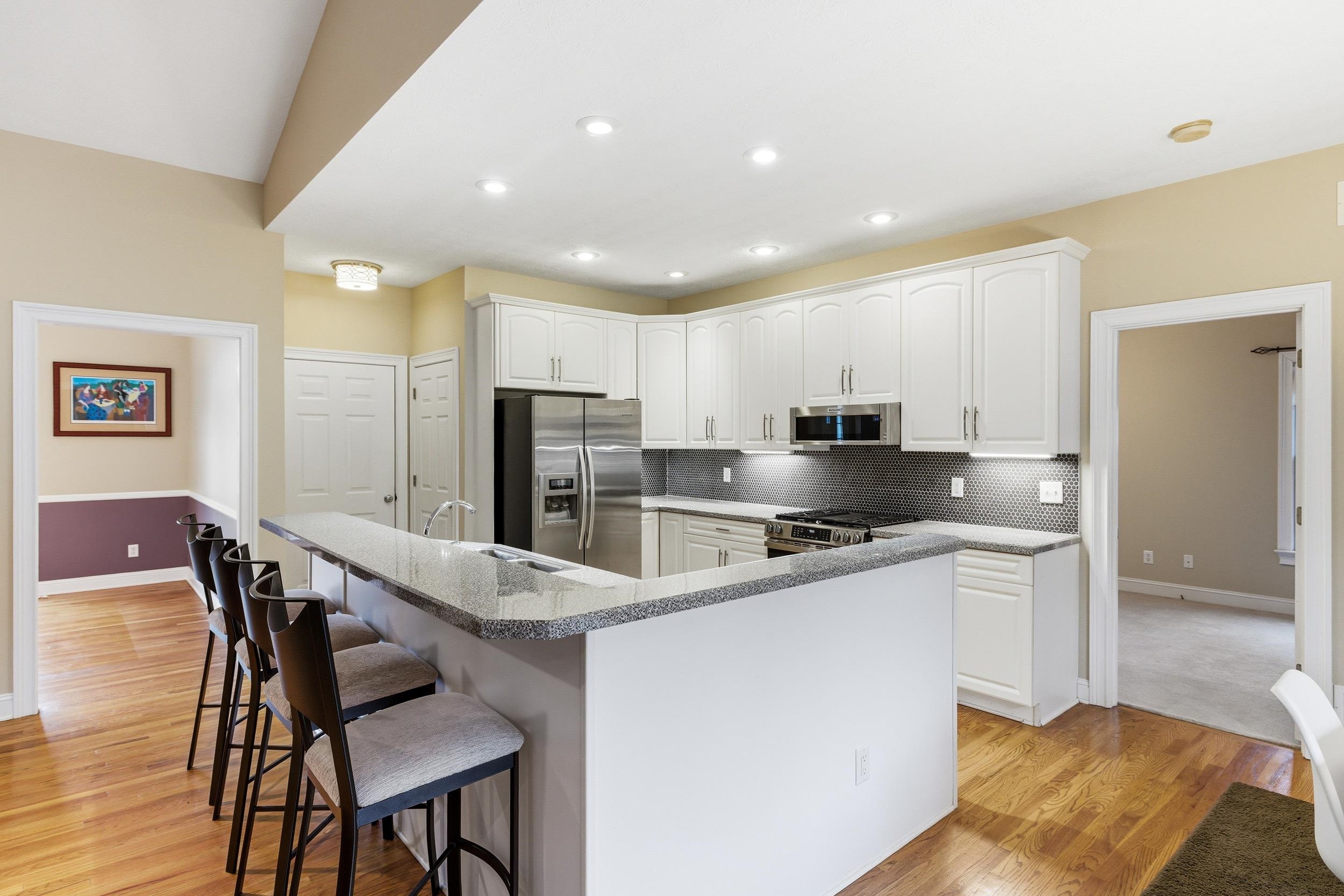 3207 BARRINGTON DR