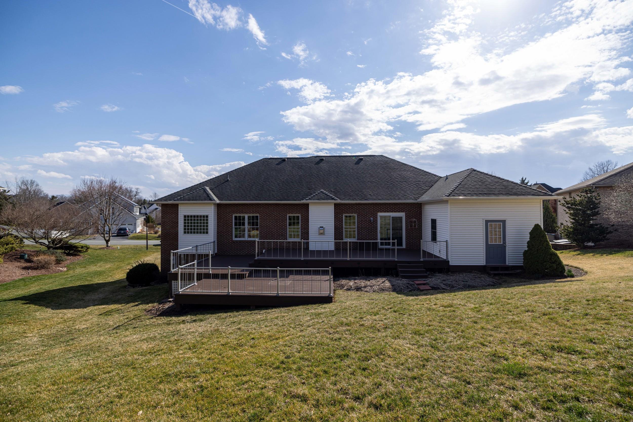 3207 BARRINGTON DR
