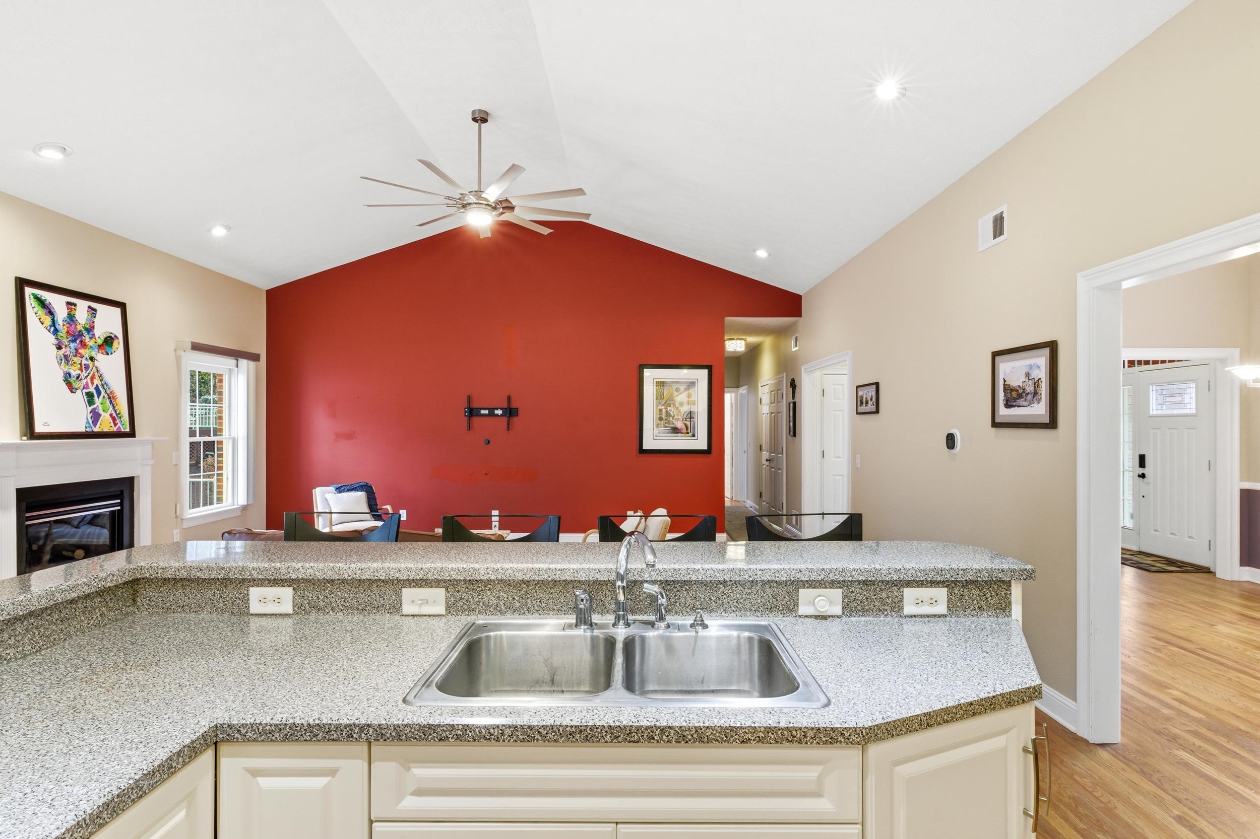 3207 BARRINGTON DR