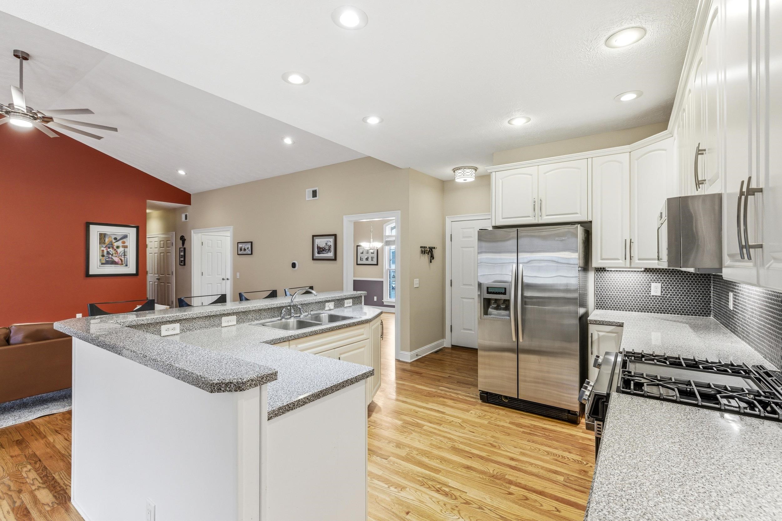 3207 BARRINGTON DR