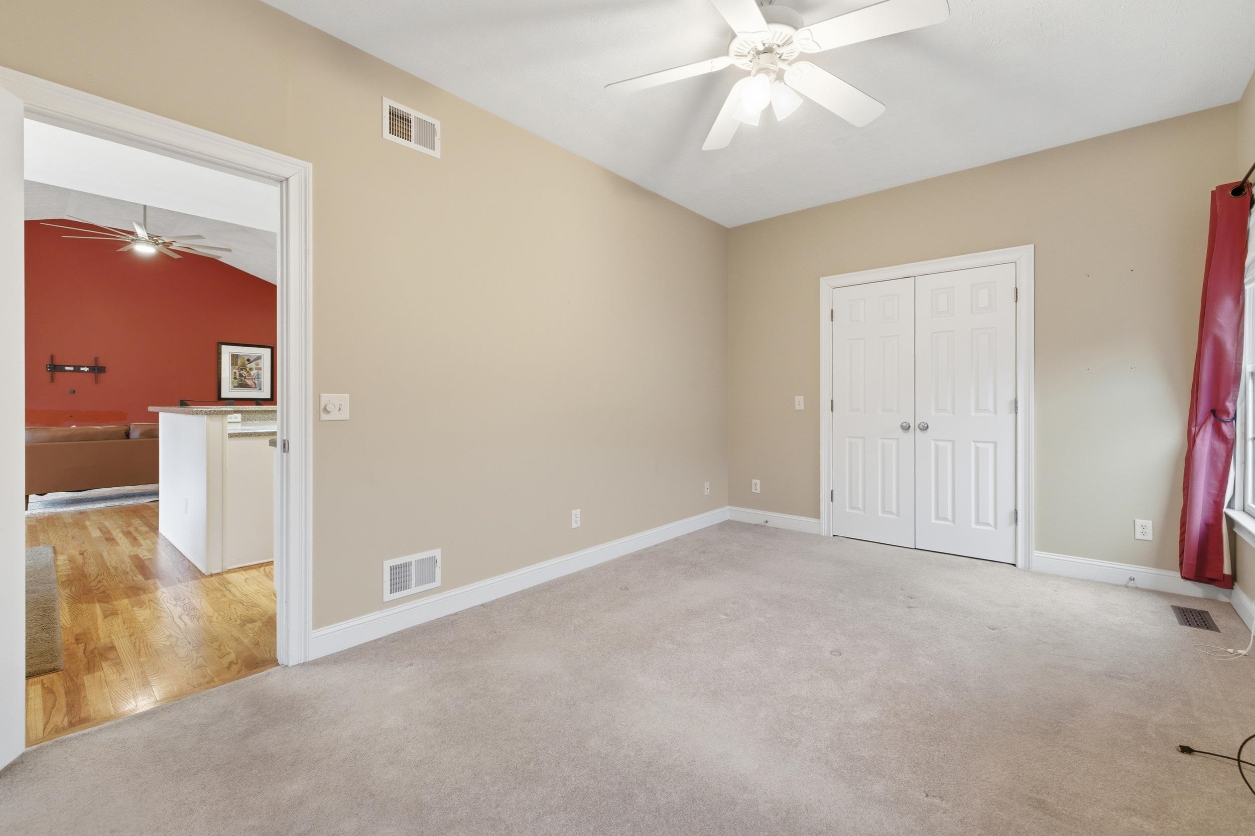 3207 BARRINGTON DR