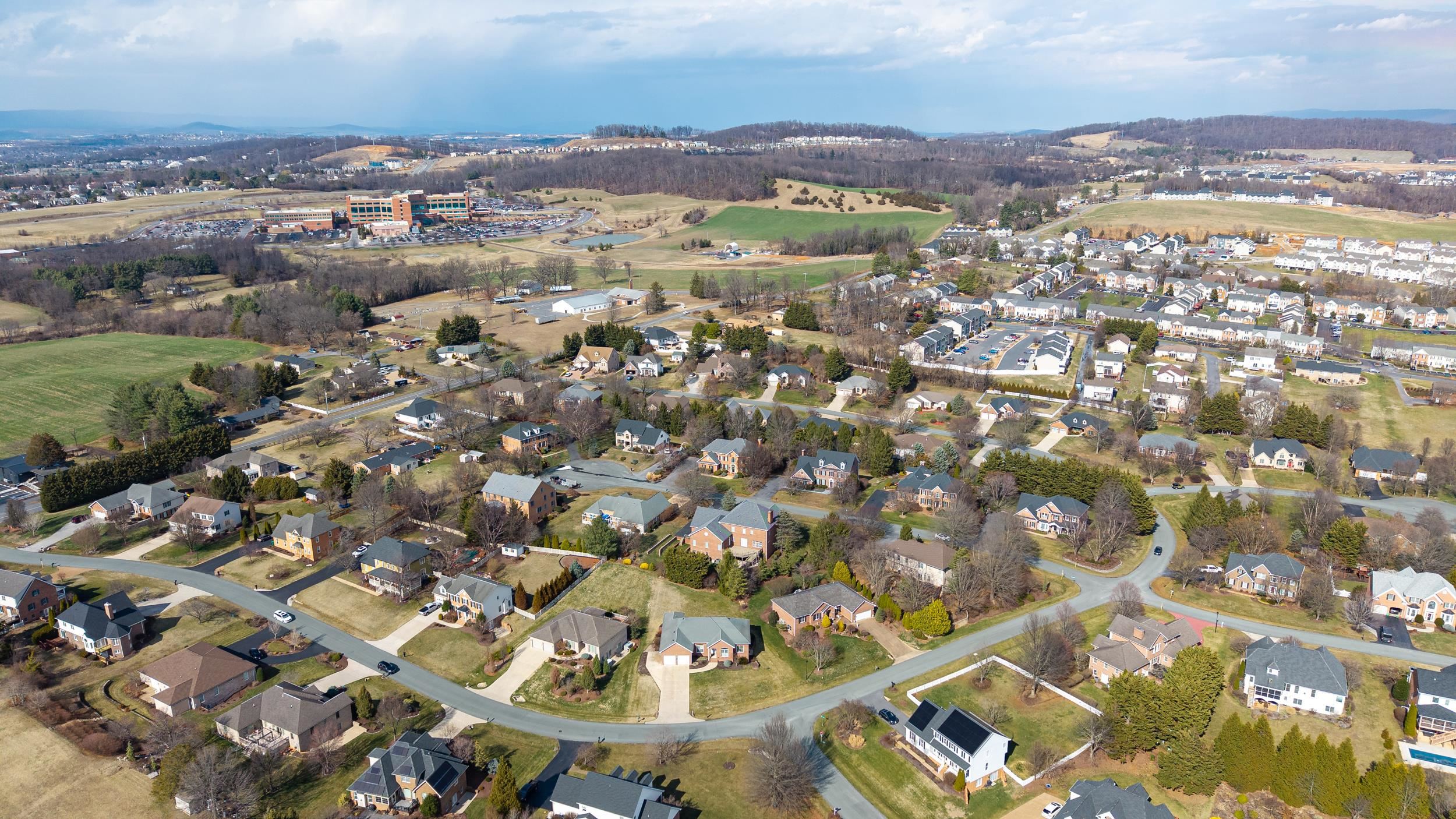 3207 BARRINGTON DR