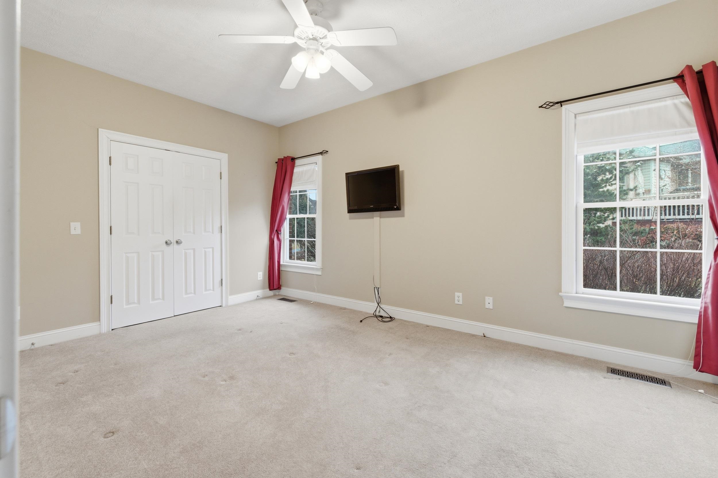 3207 BARRINGTON DR
