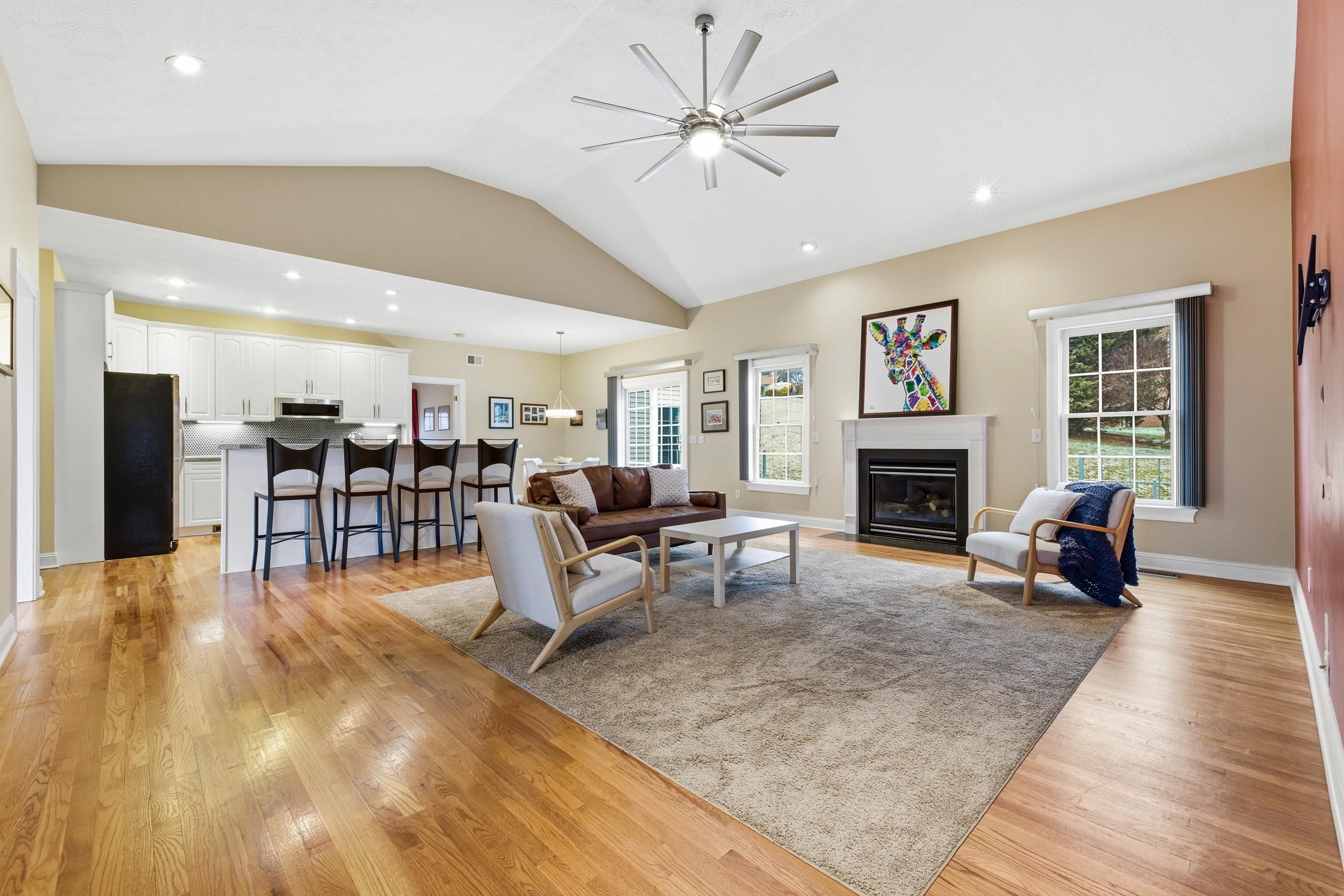 3207 BARRINGTON DR