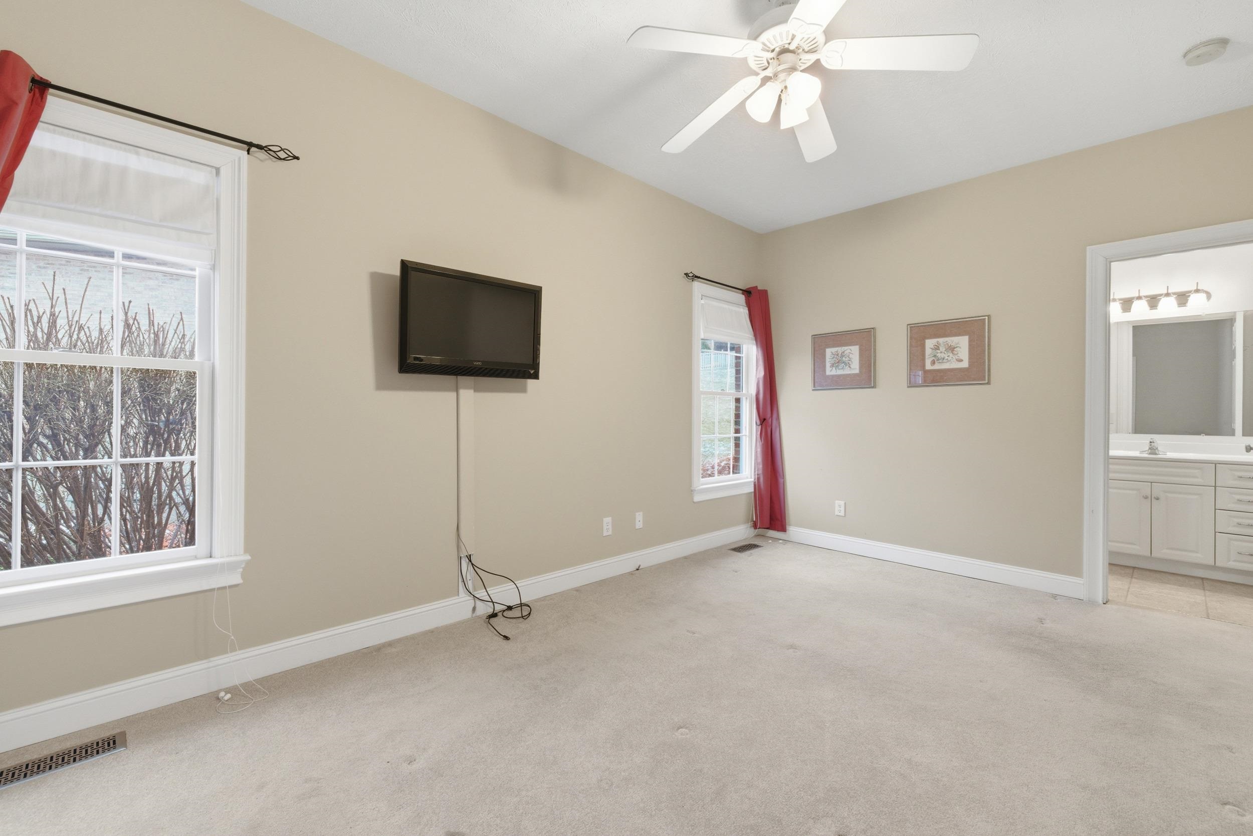 3207 BARRINGTON DR