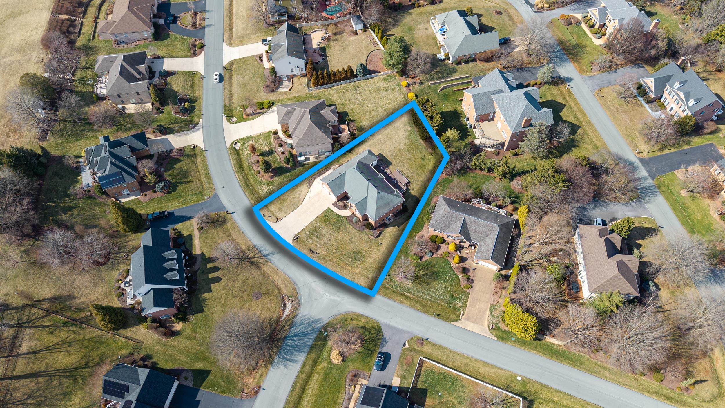 3207 BARRINGTON DR