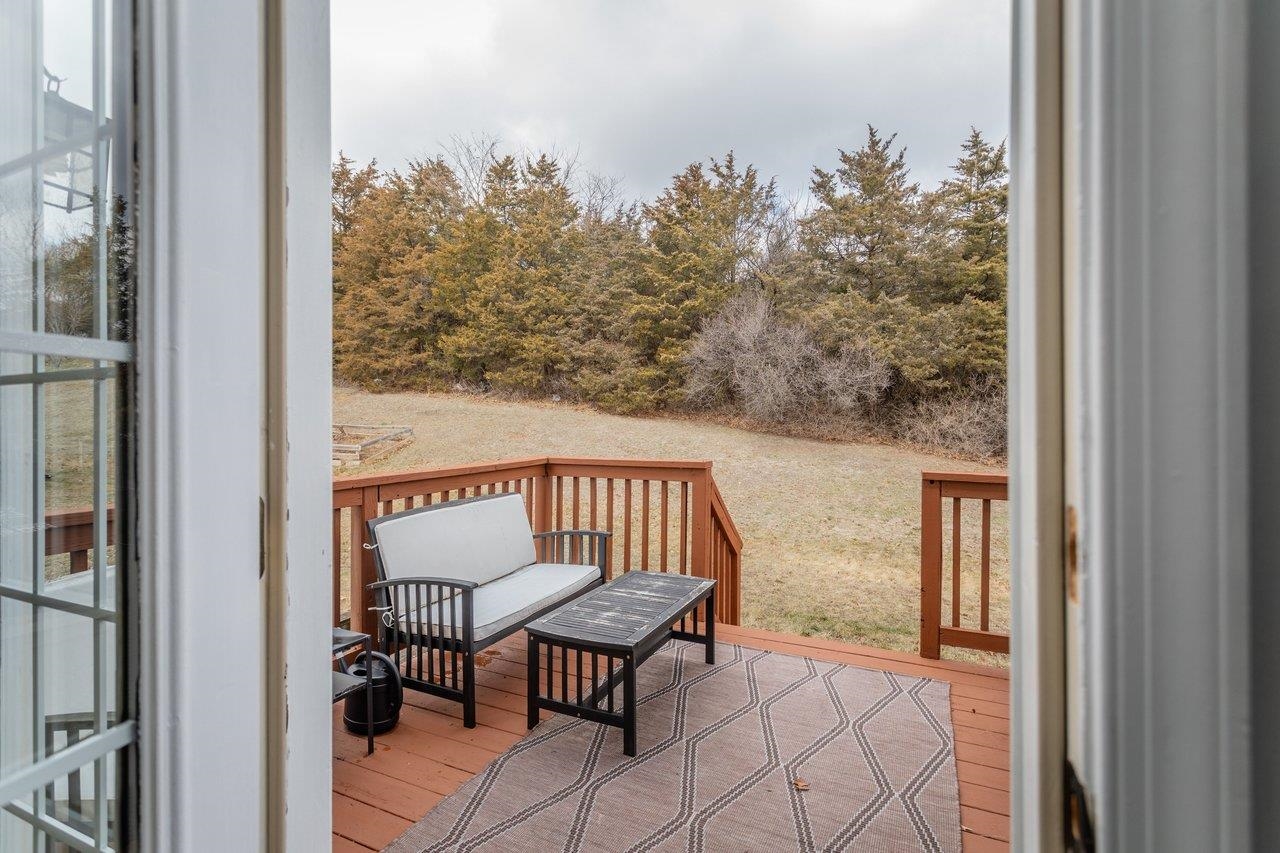 573 POINTE DR