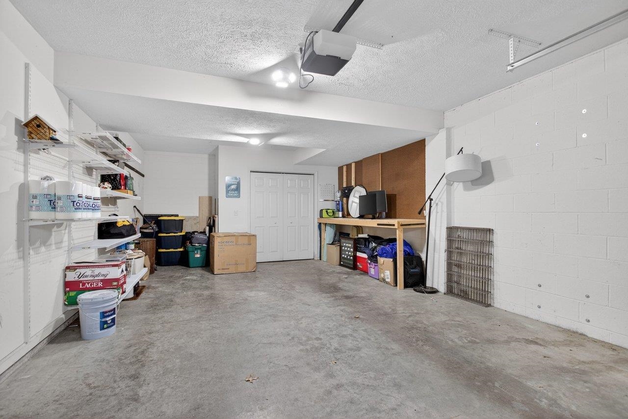 573 POINTE DR