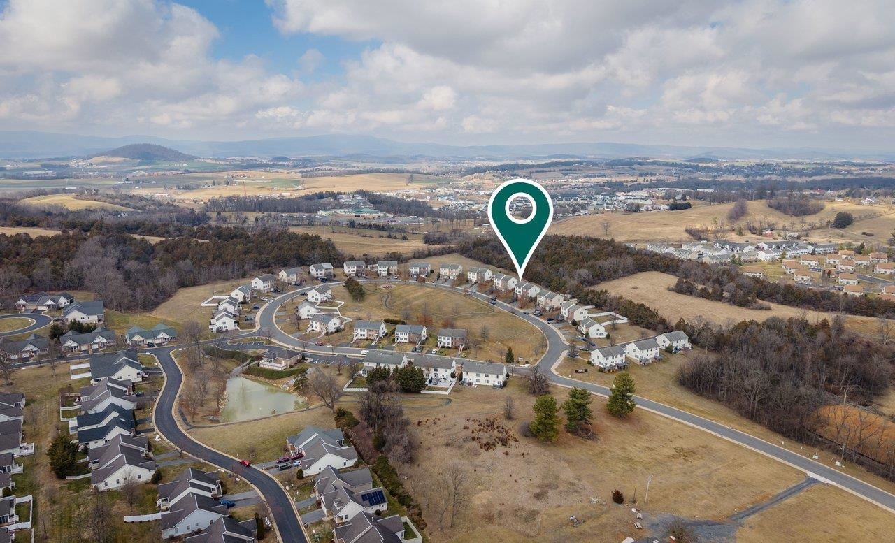 573 POINTE DR