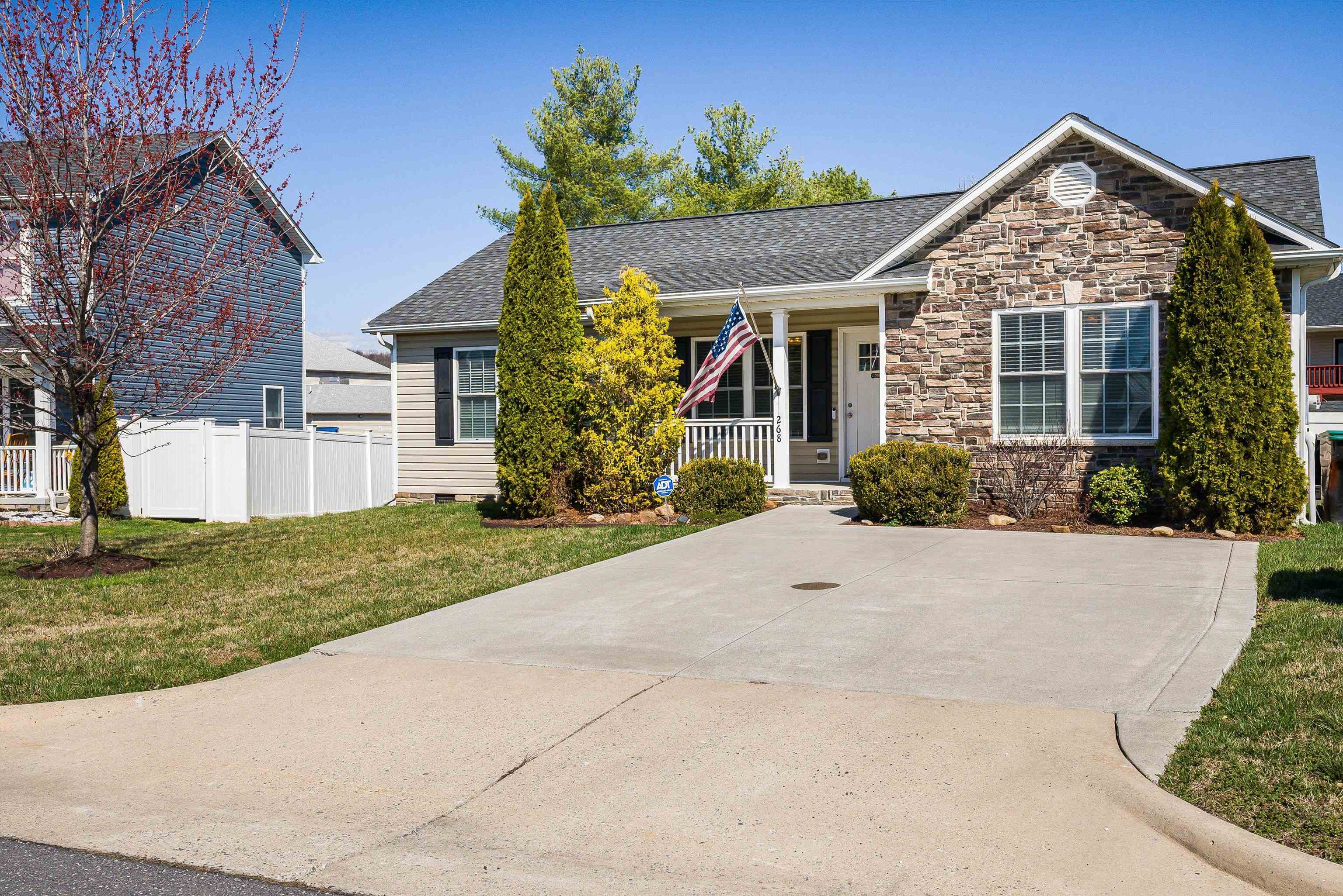 268 DYLAN CIR