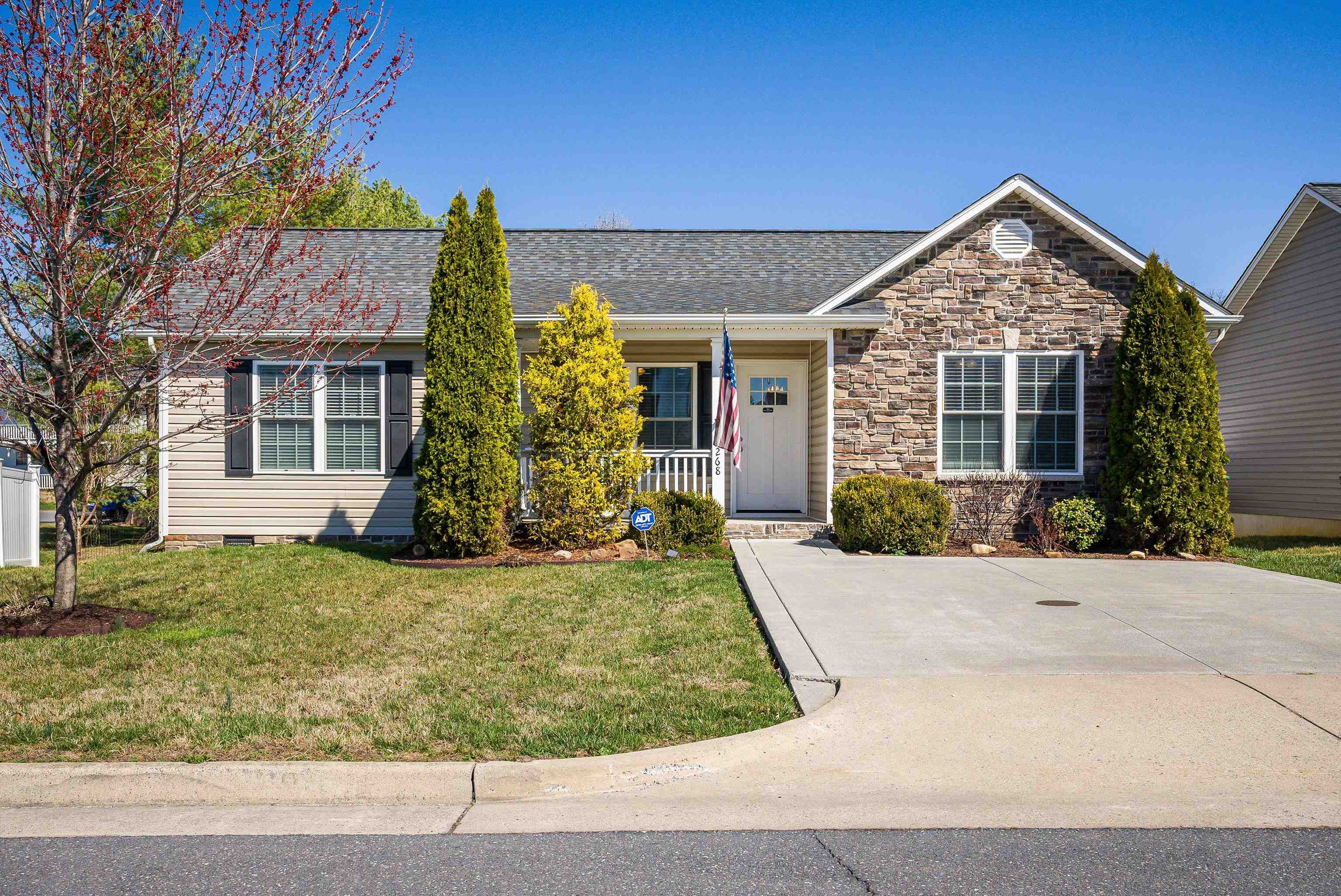 268 DYLAN CIR
