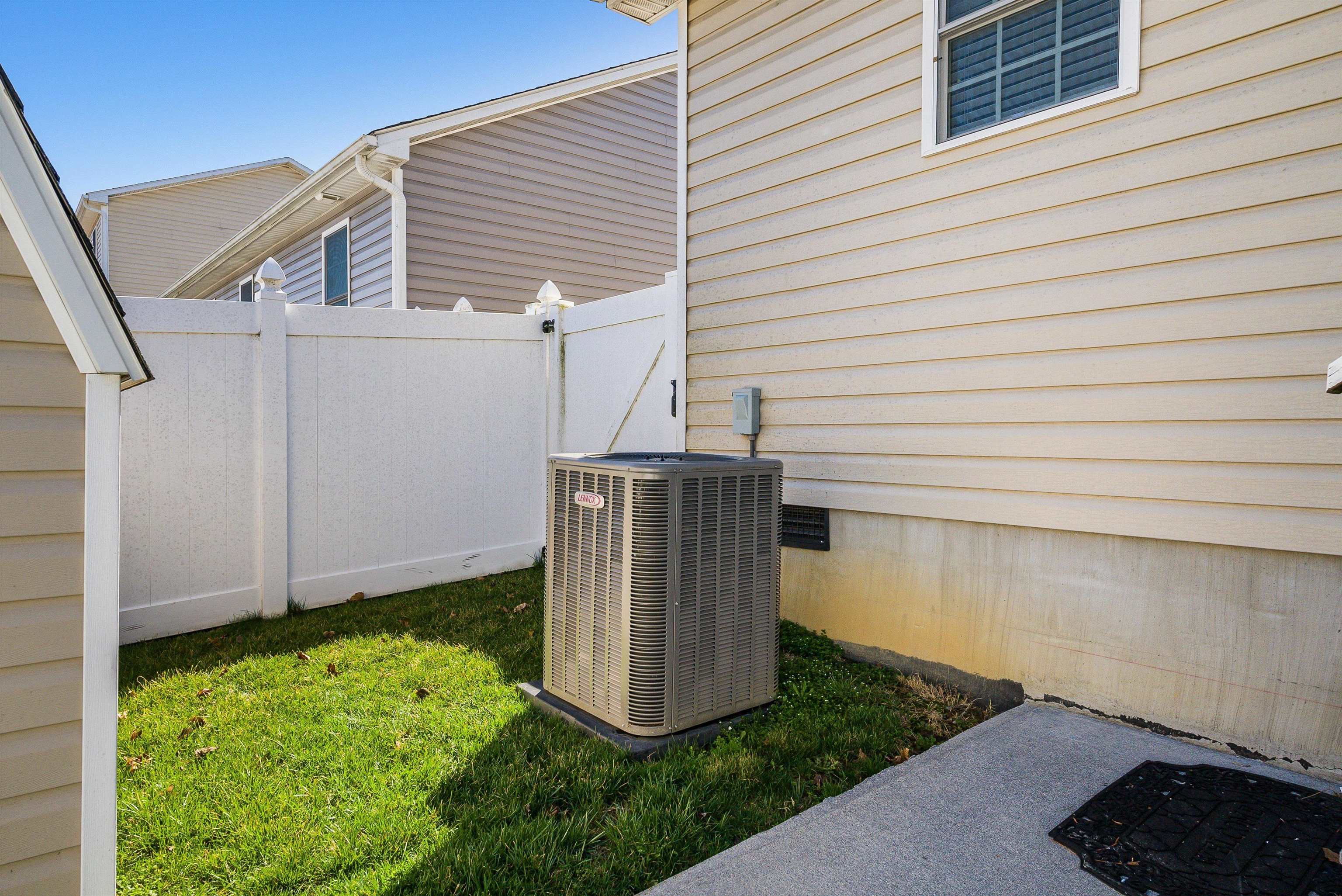 268 DYLAN CIR