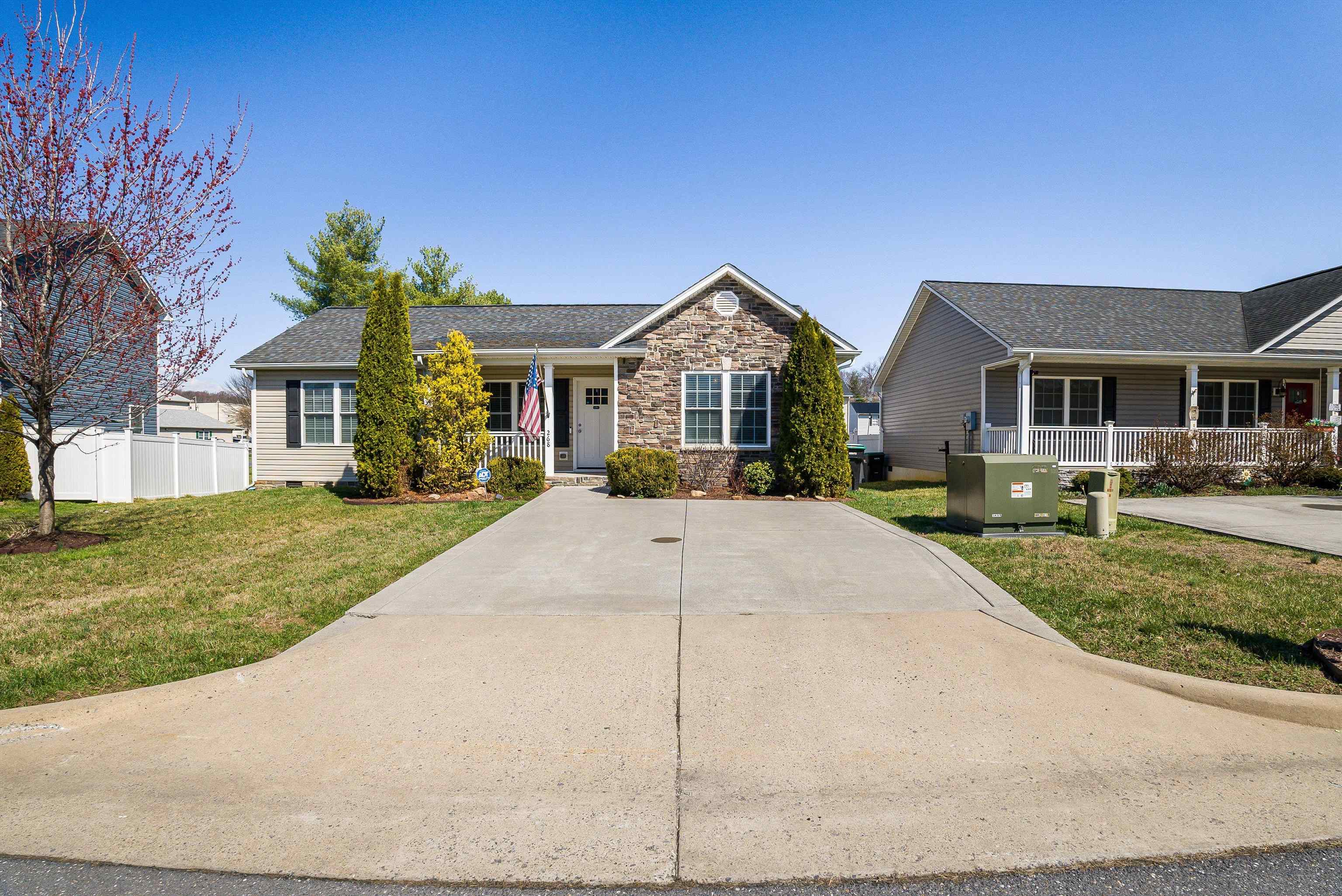268 DYLAN CIR