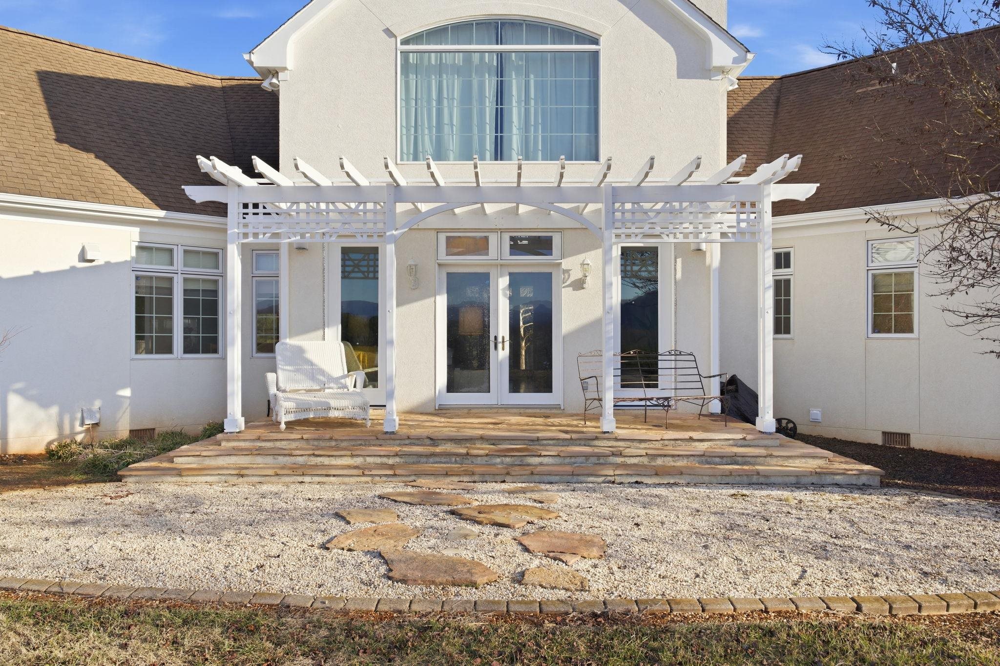436 CHIMNEY ROCK RD