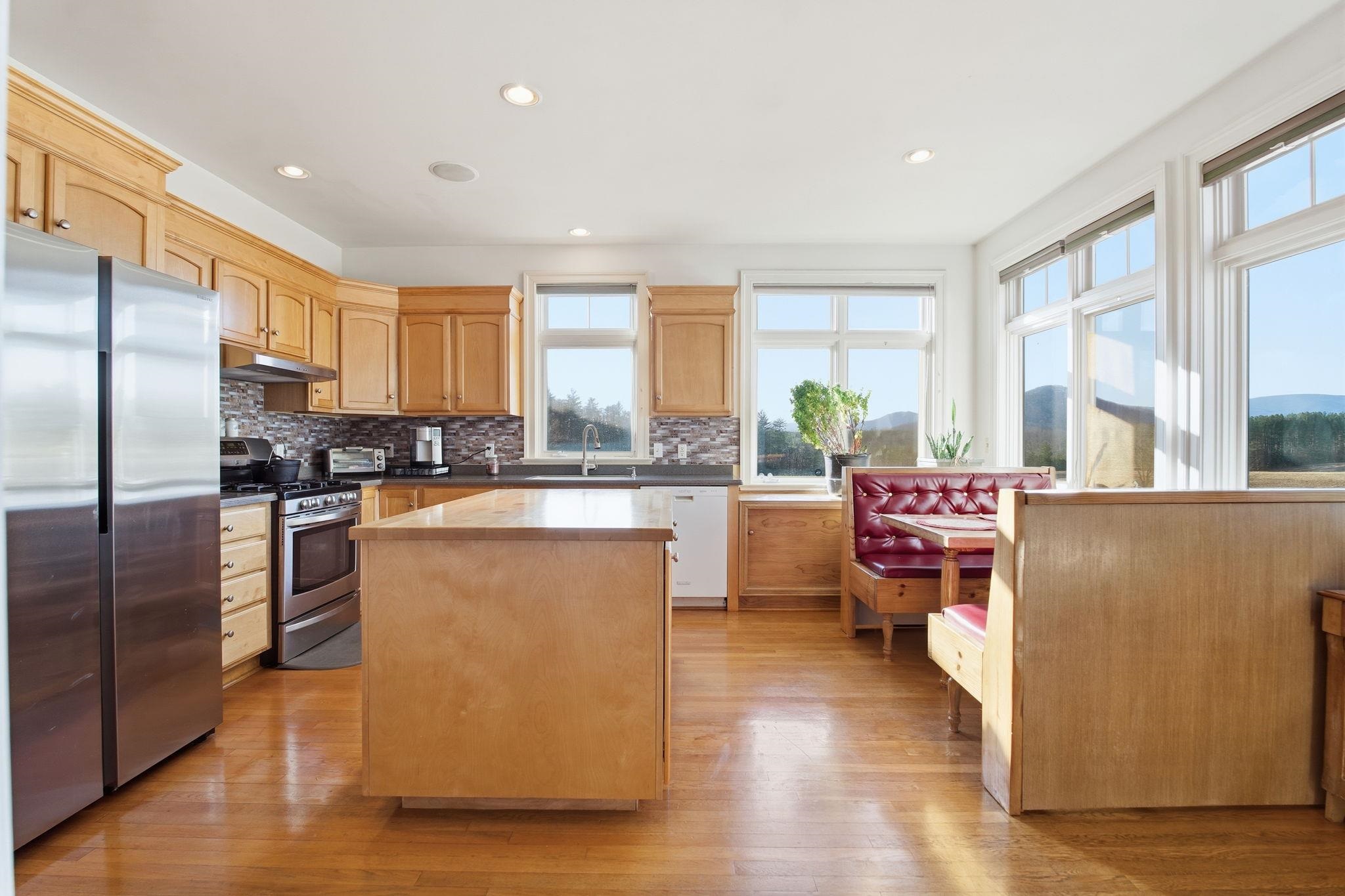 436 CHIMNEY ROCK RD