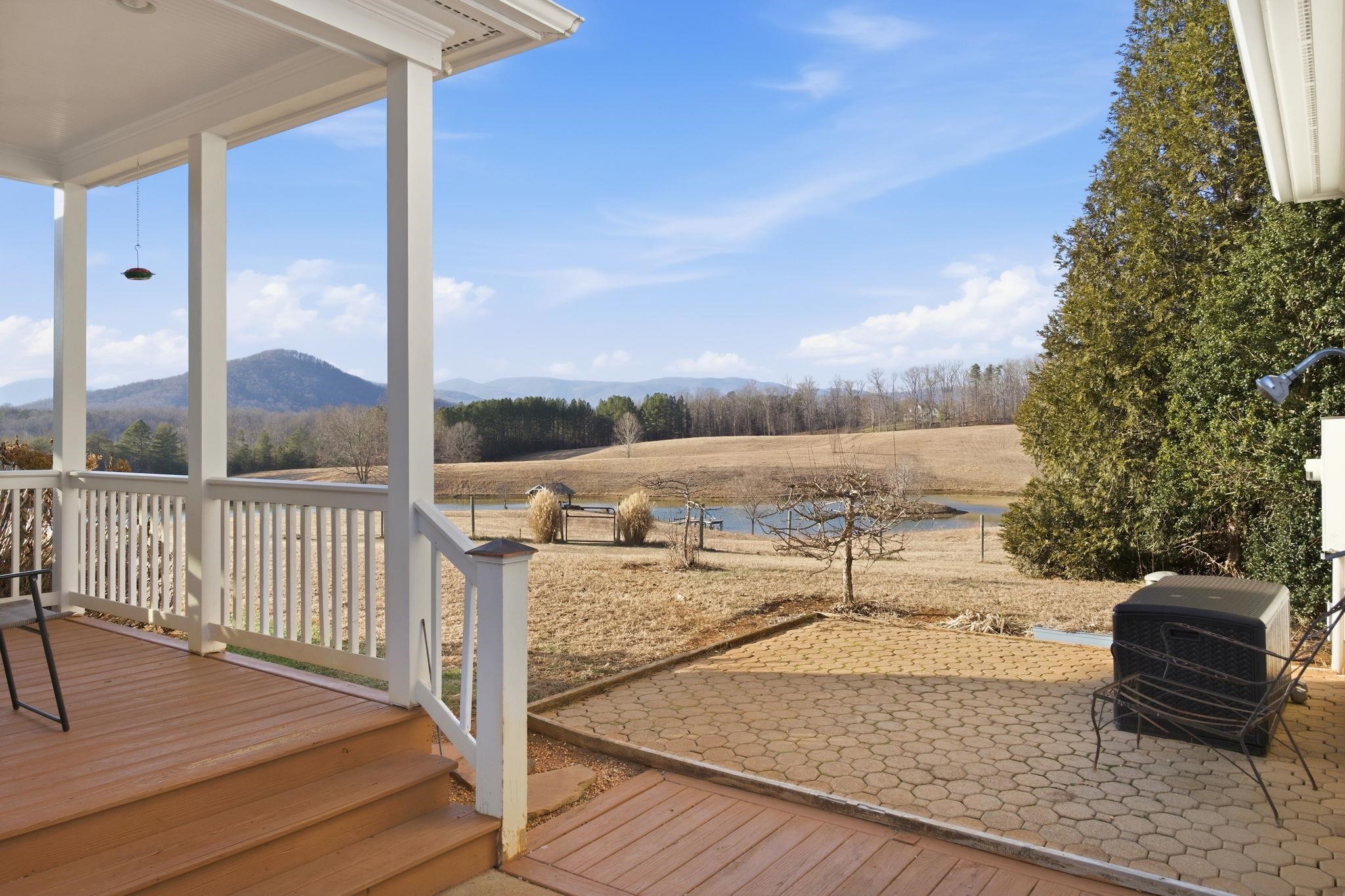 436 CHIMNEY ROCK RD