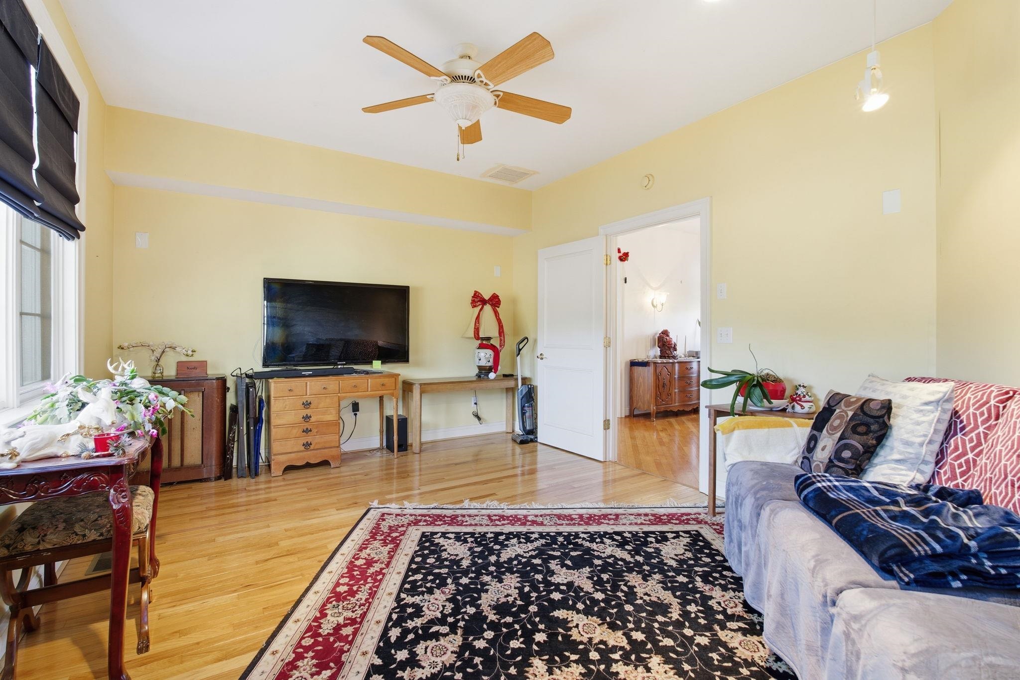 436 CHIMNEY ROCK RD