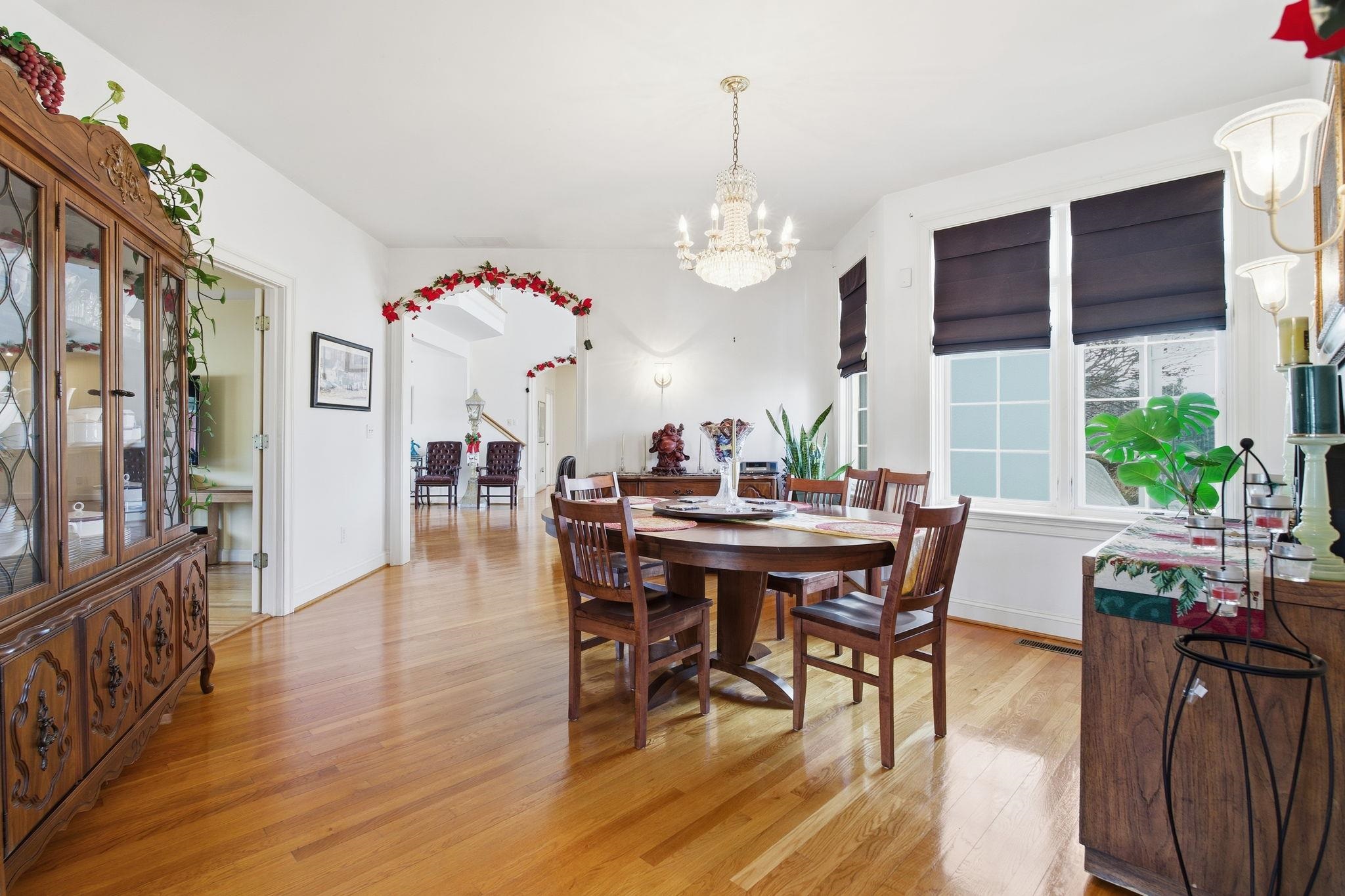 436 CHIMNEY ROCK RD