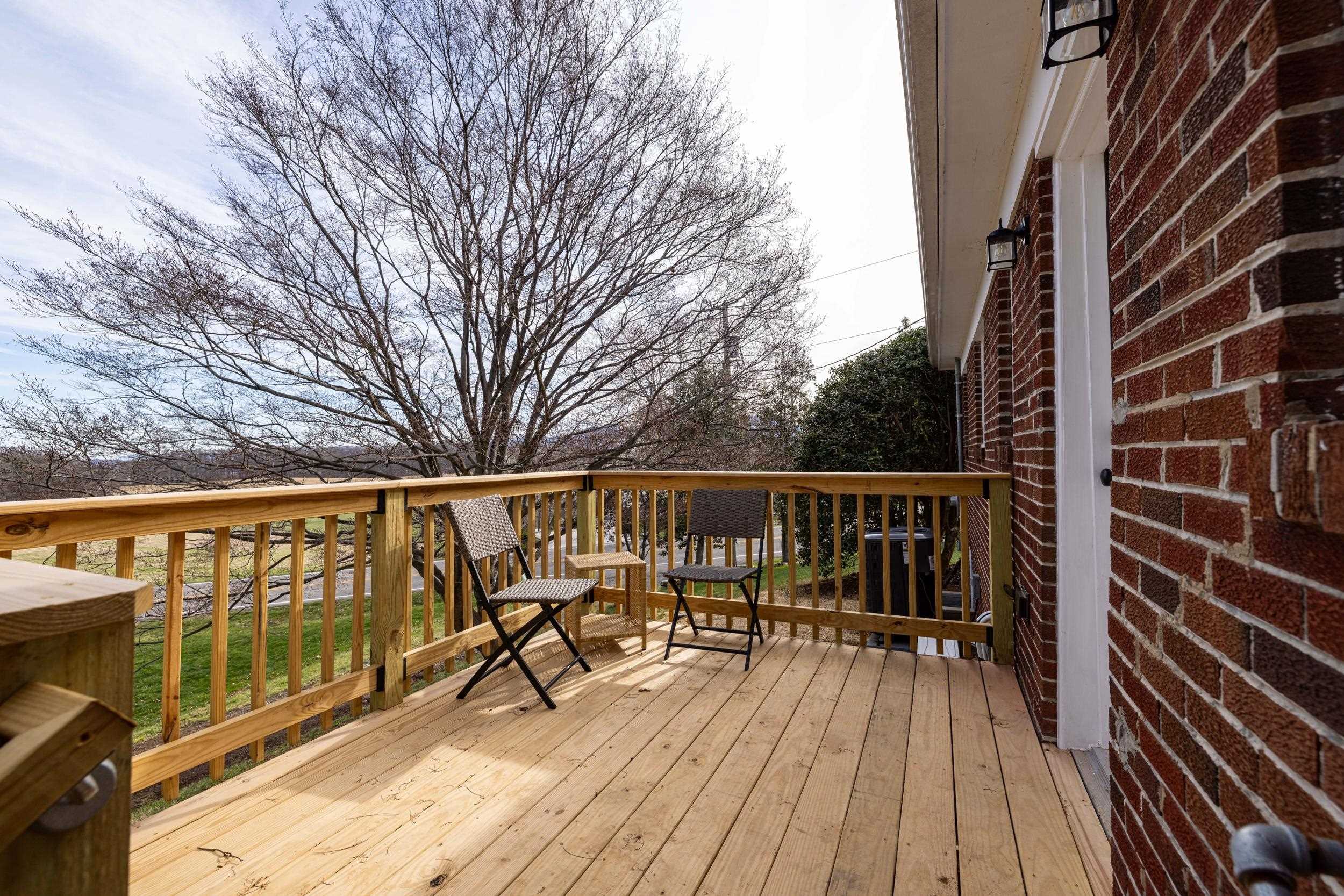 1045 SMITHLAND RD