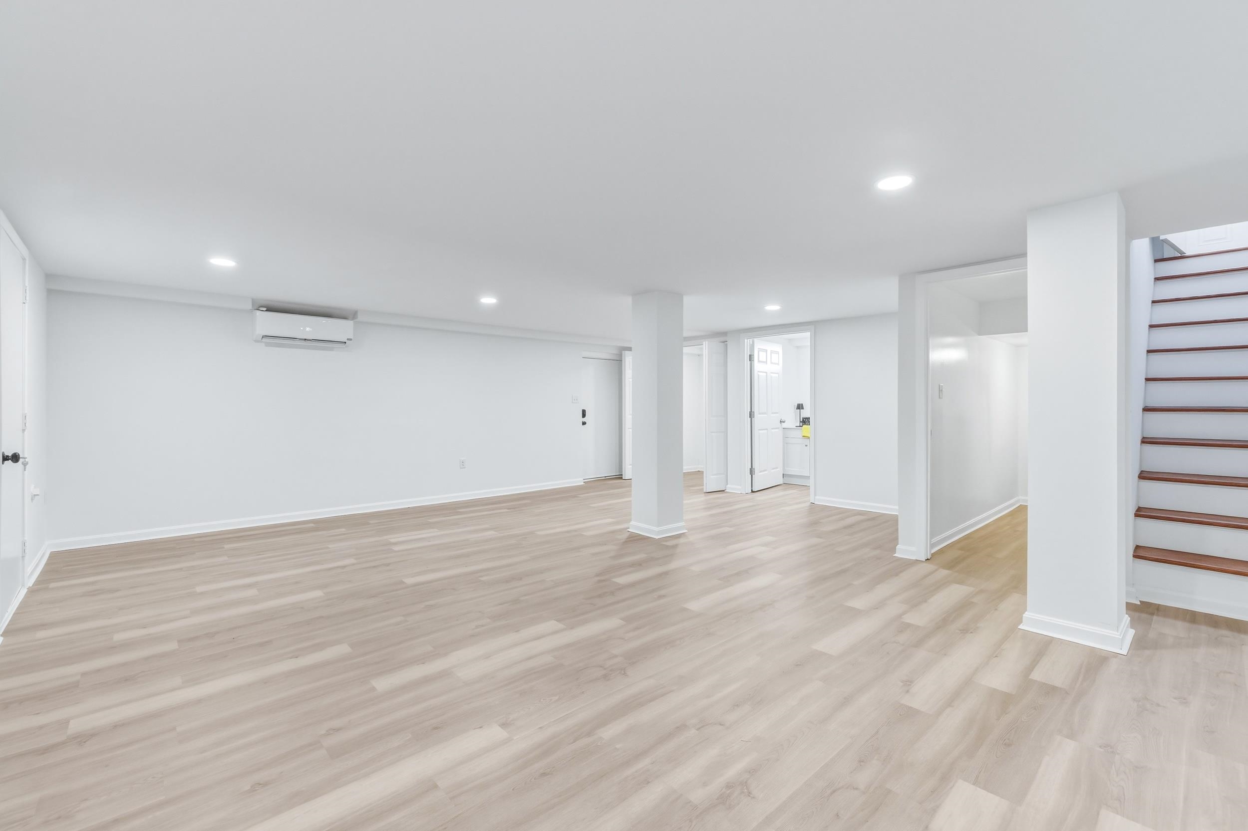 1045 SMITHLAND RD
