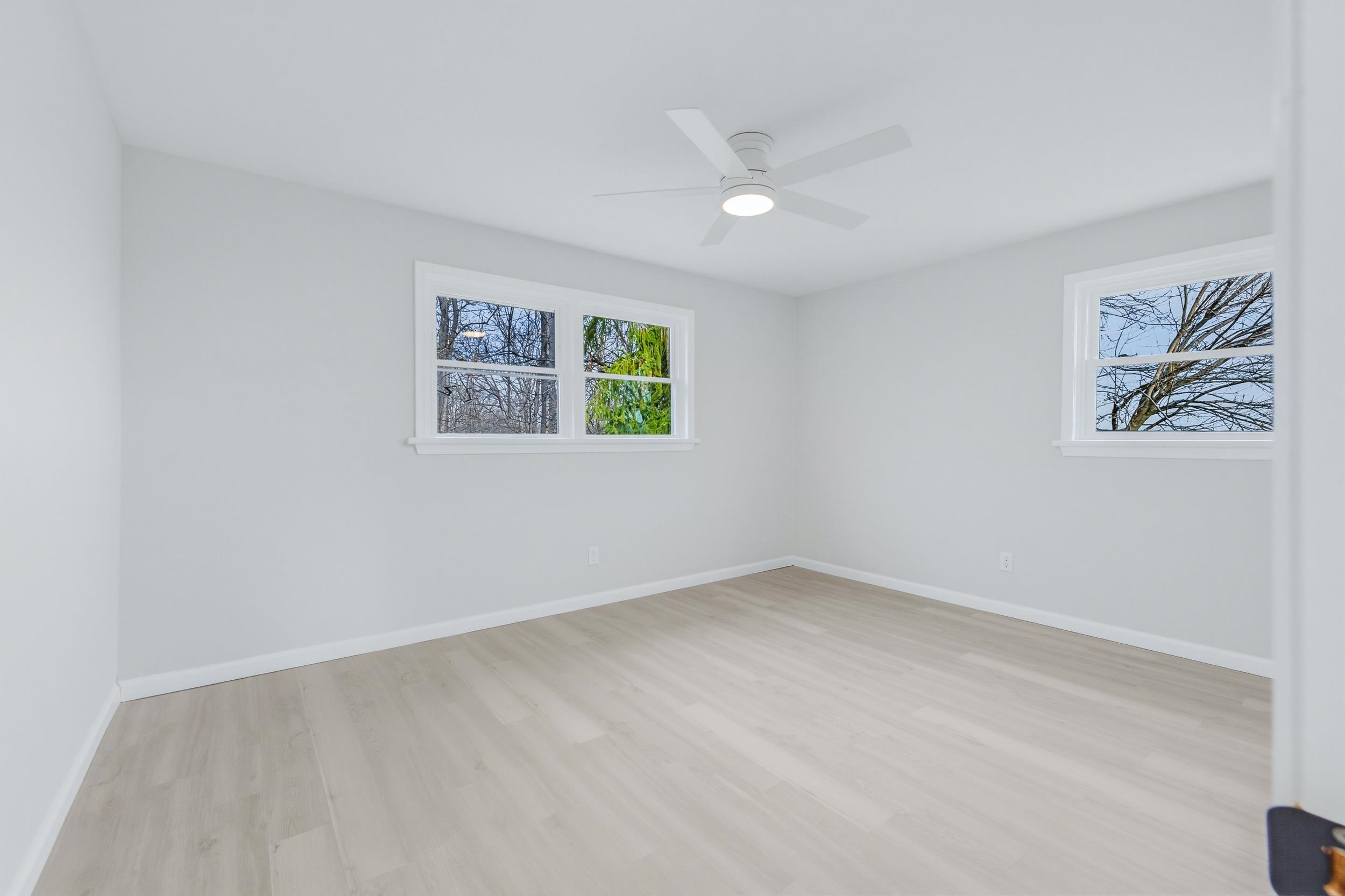 1045 SMITHLAND RD