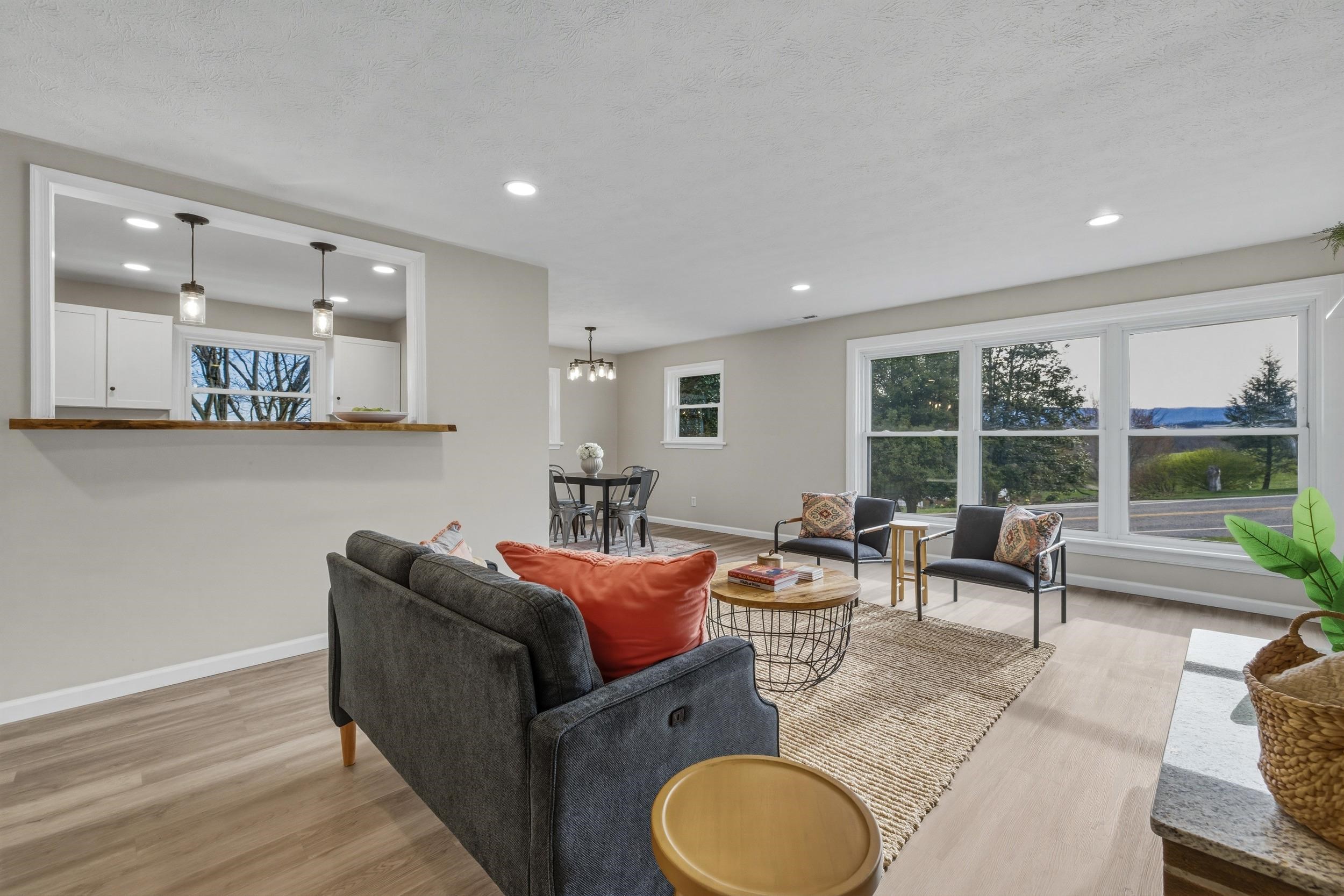 1045 SMITHLAND RD