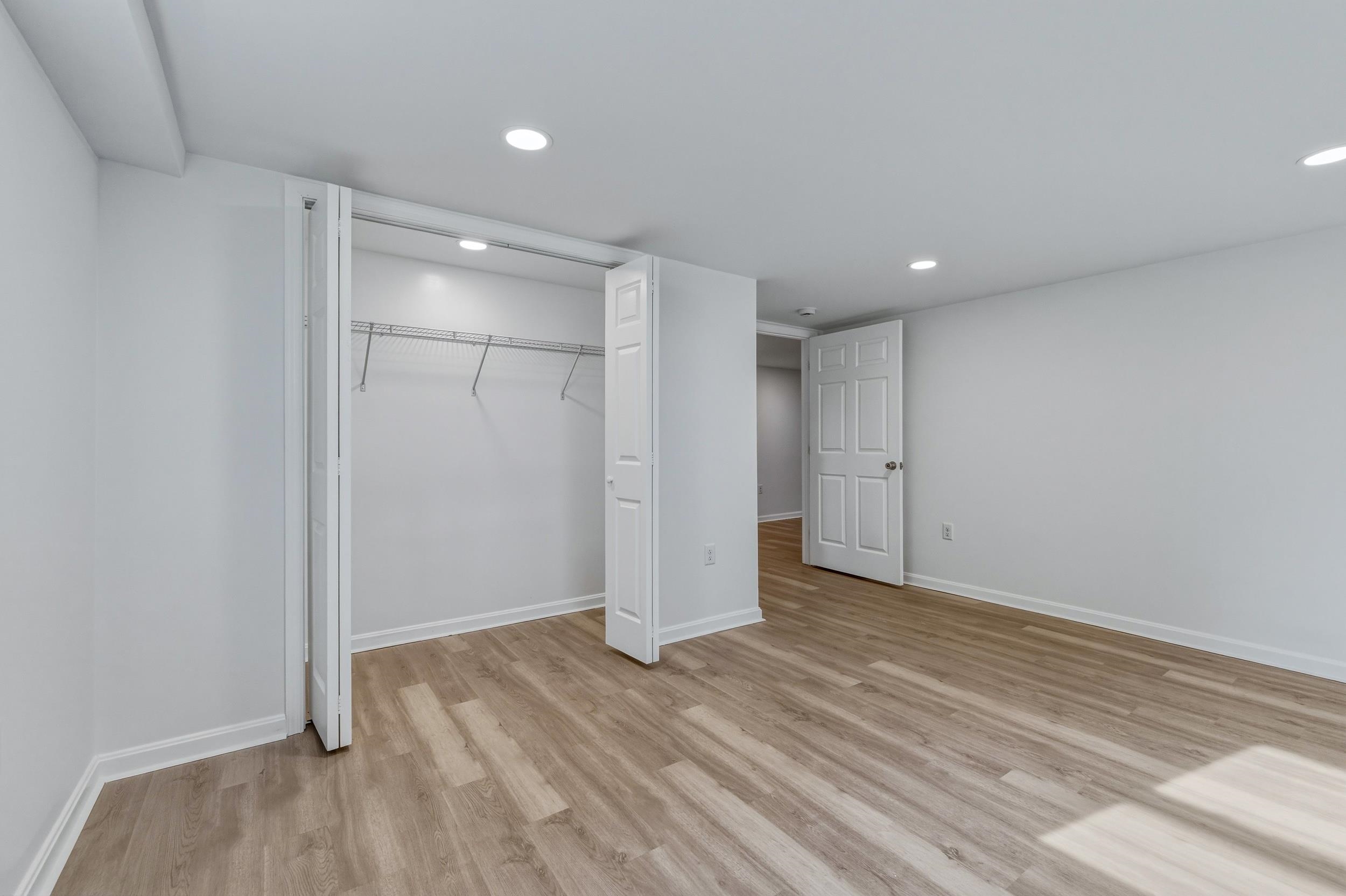 1045 SMITHLAND RD