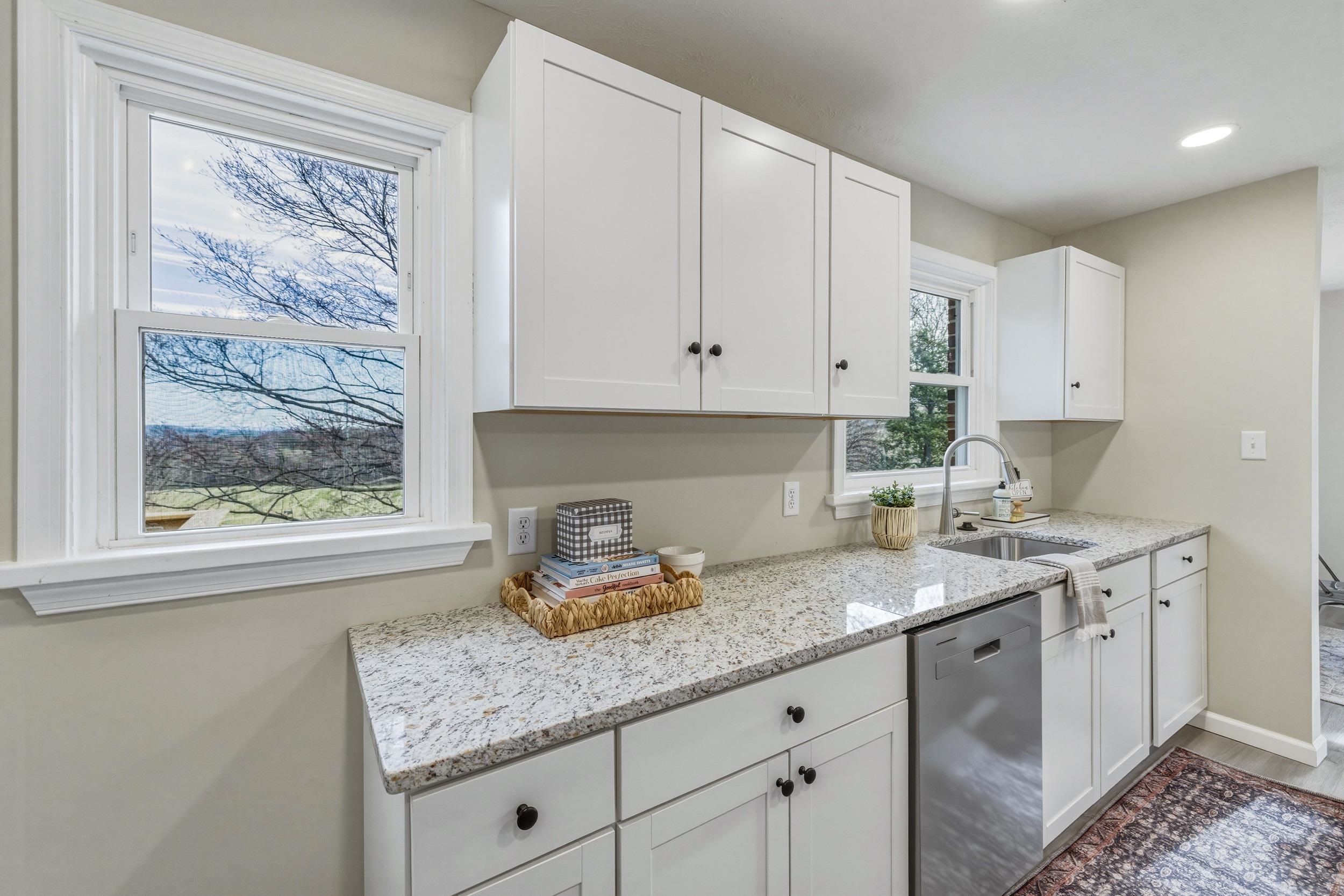 1045 SMITHLAND RD
