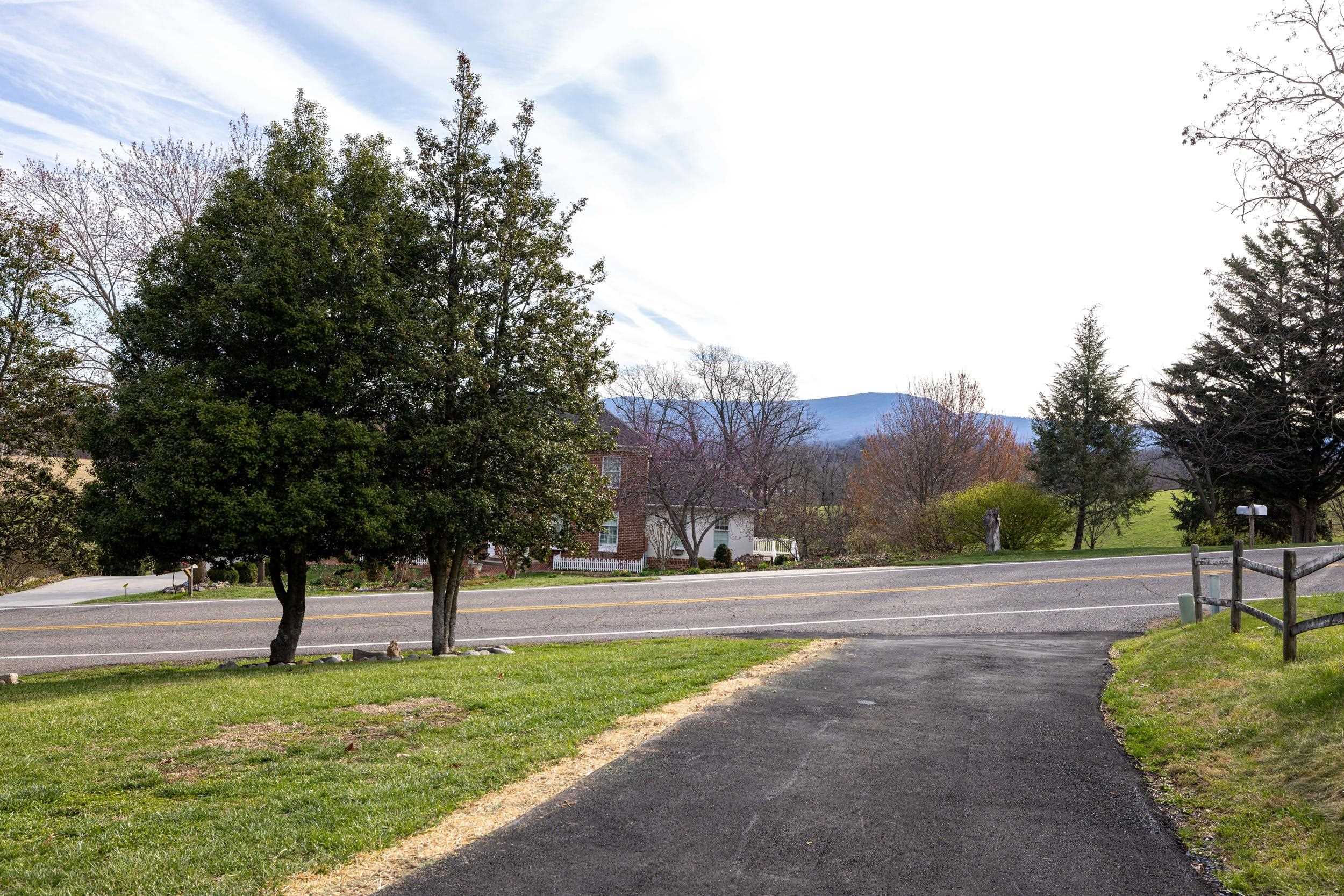 1045 SMITHLAND RD