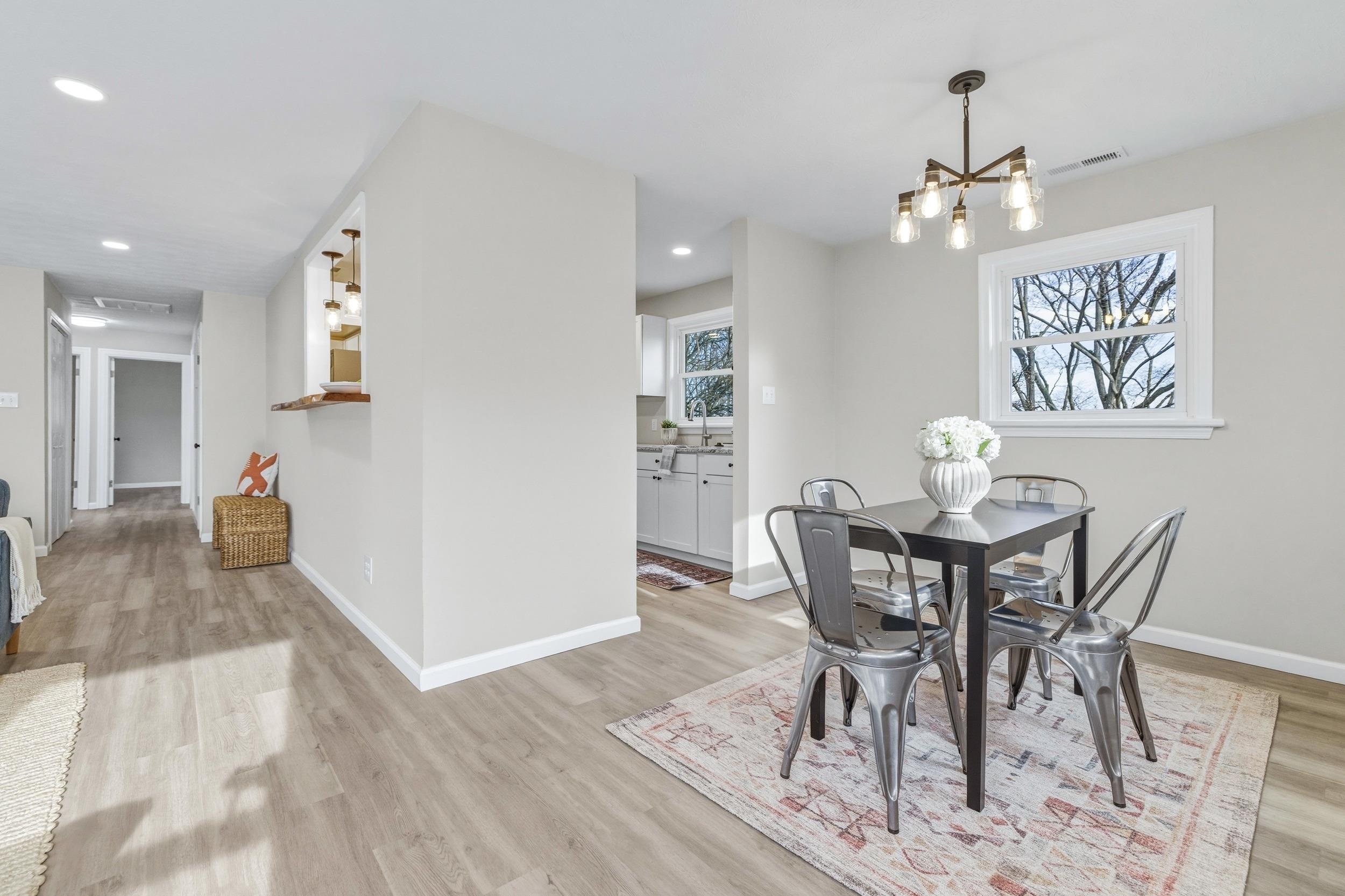 1045 SMITHLAND RD