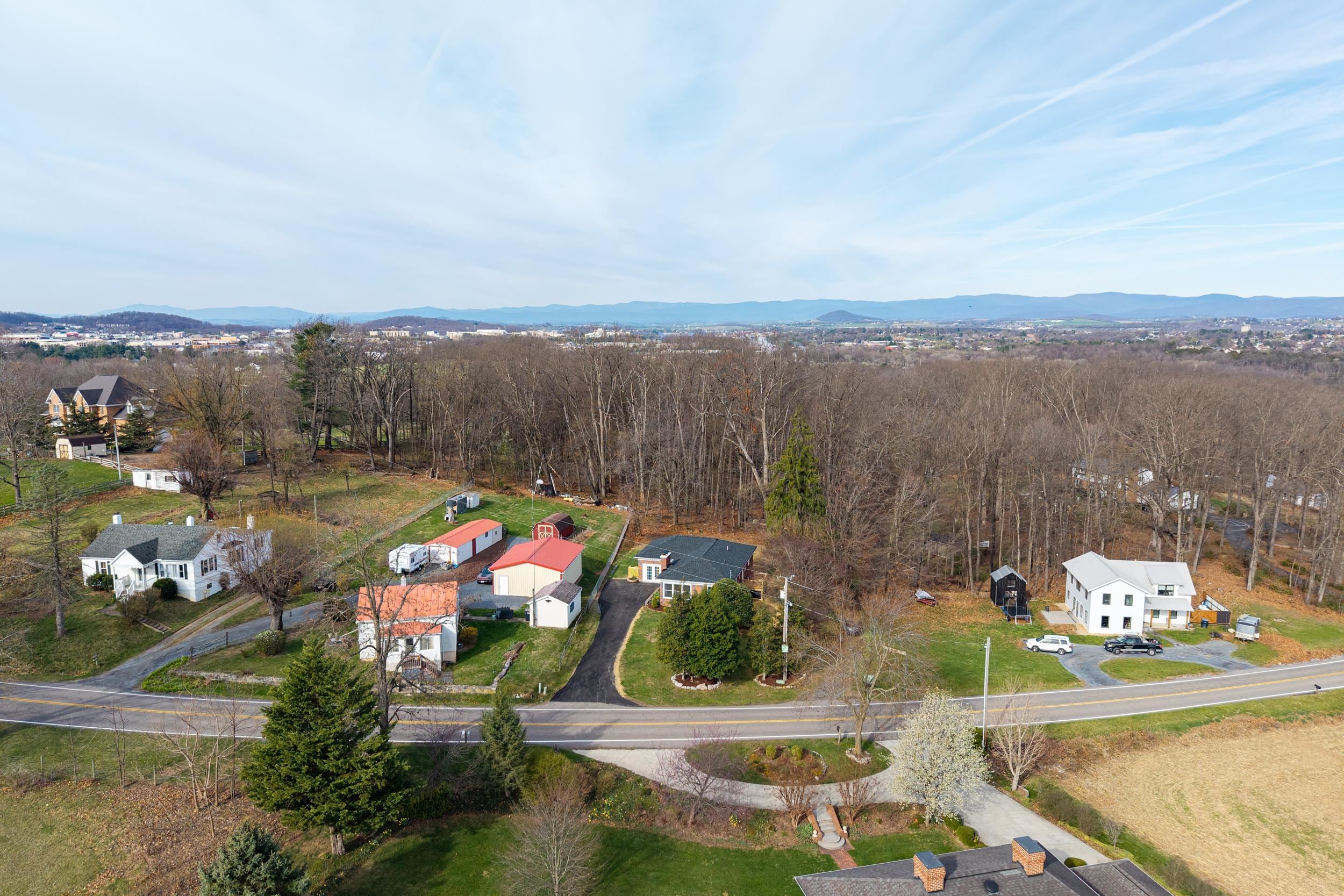 1045 SMITHLAND RD
