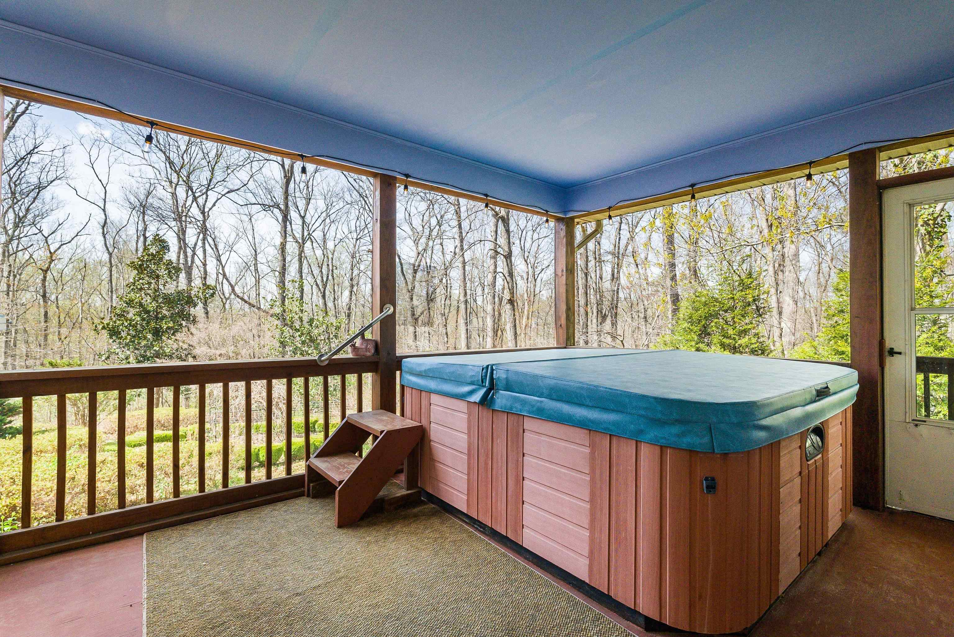 553 HIDDEN VALLEYS RD