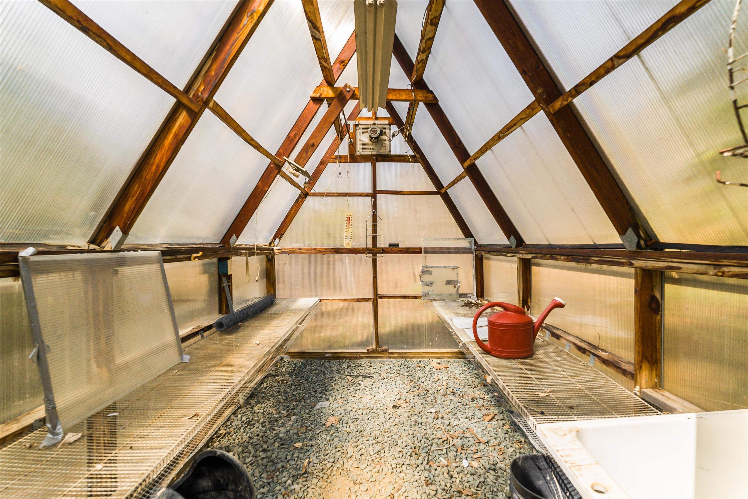 553 HIDDEN VALLEYS RD