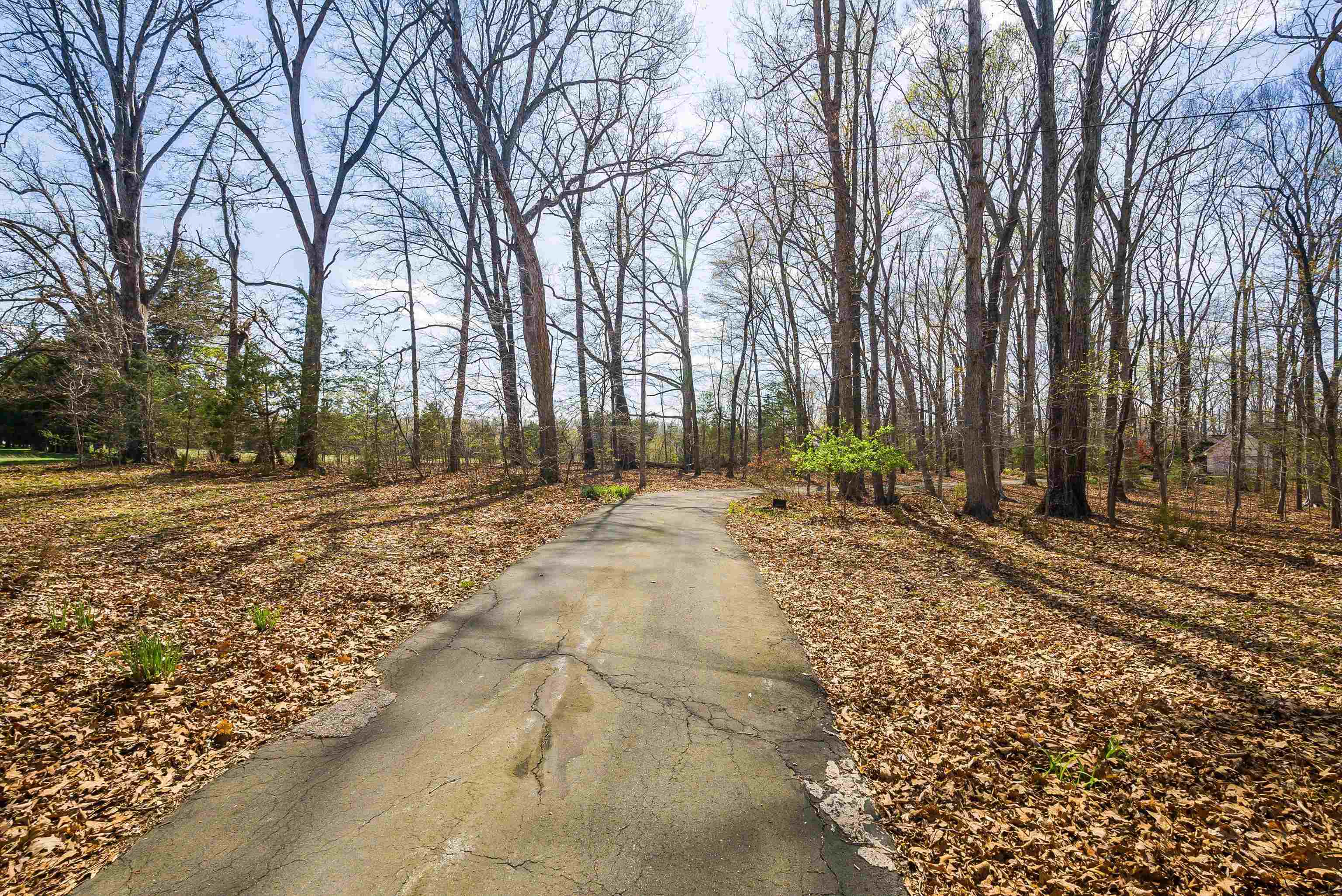 553 HIDDEN VALLEYS RD