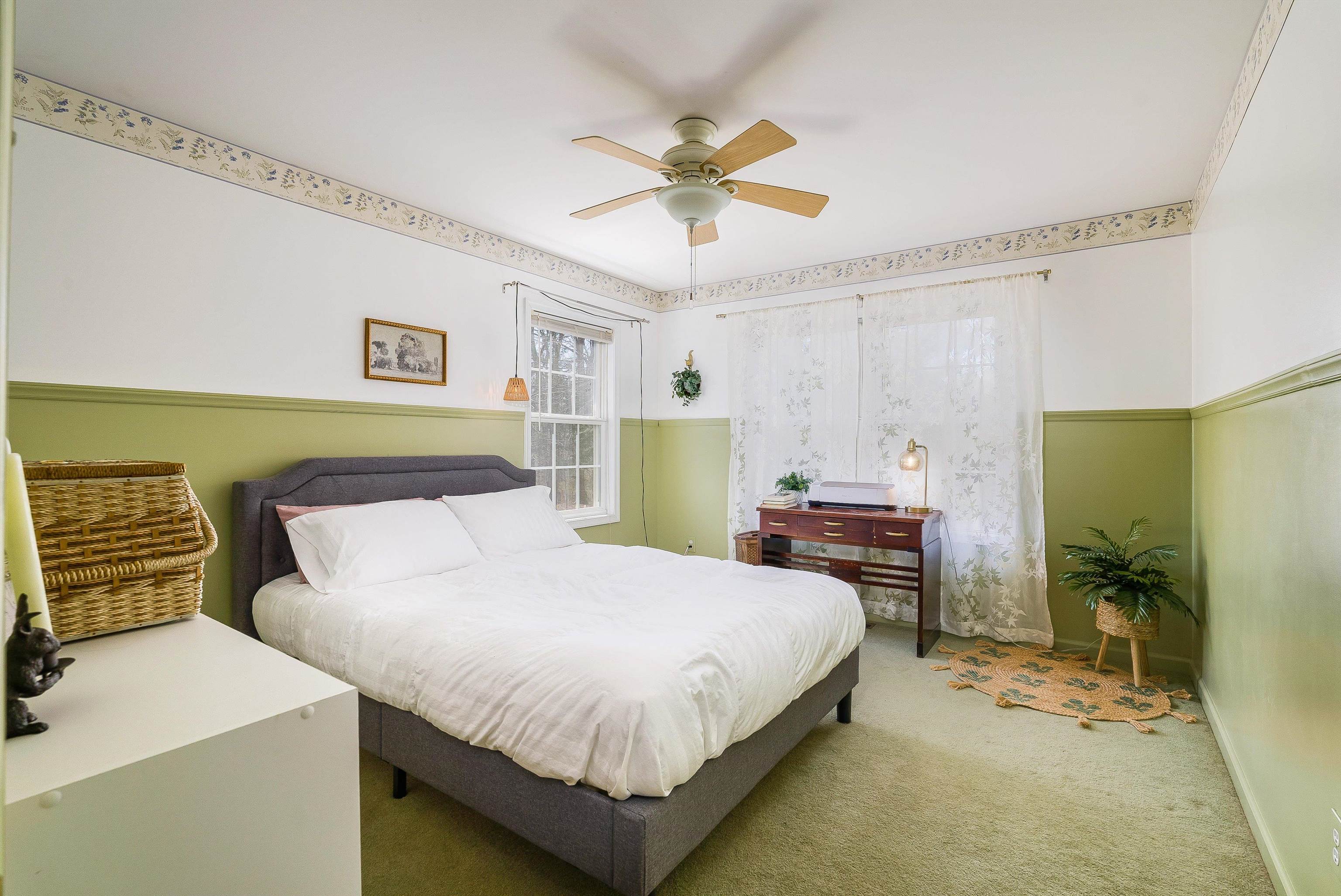 553 HIDDEN VALLEYS RD