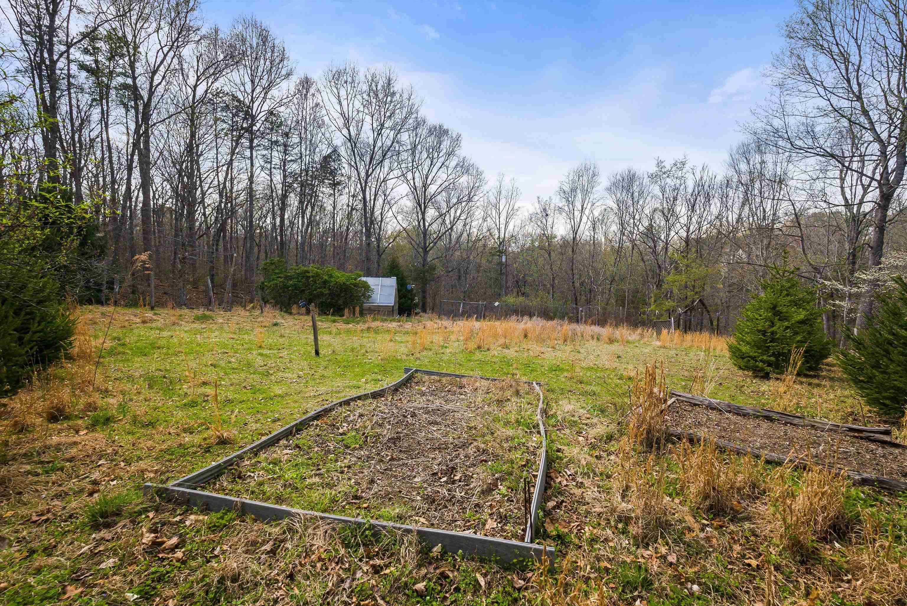 553 HIDDEN VALLEYS RD