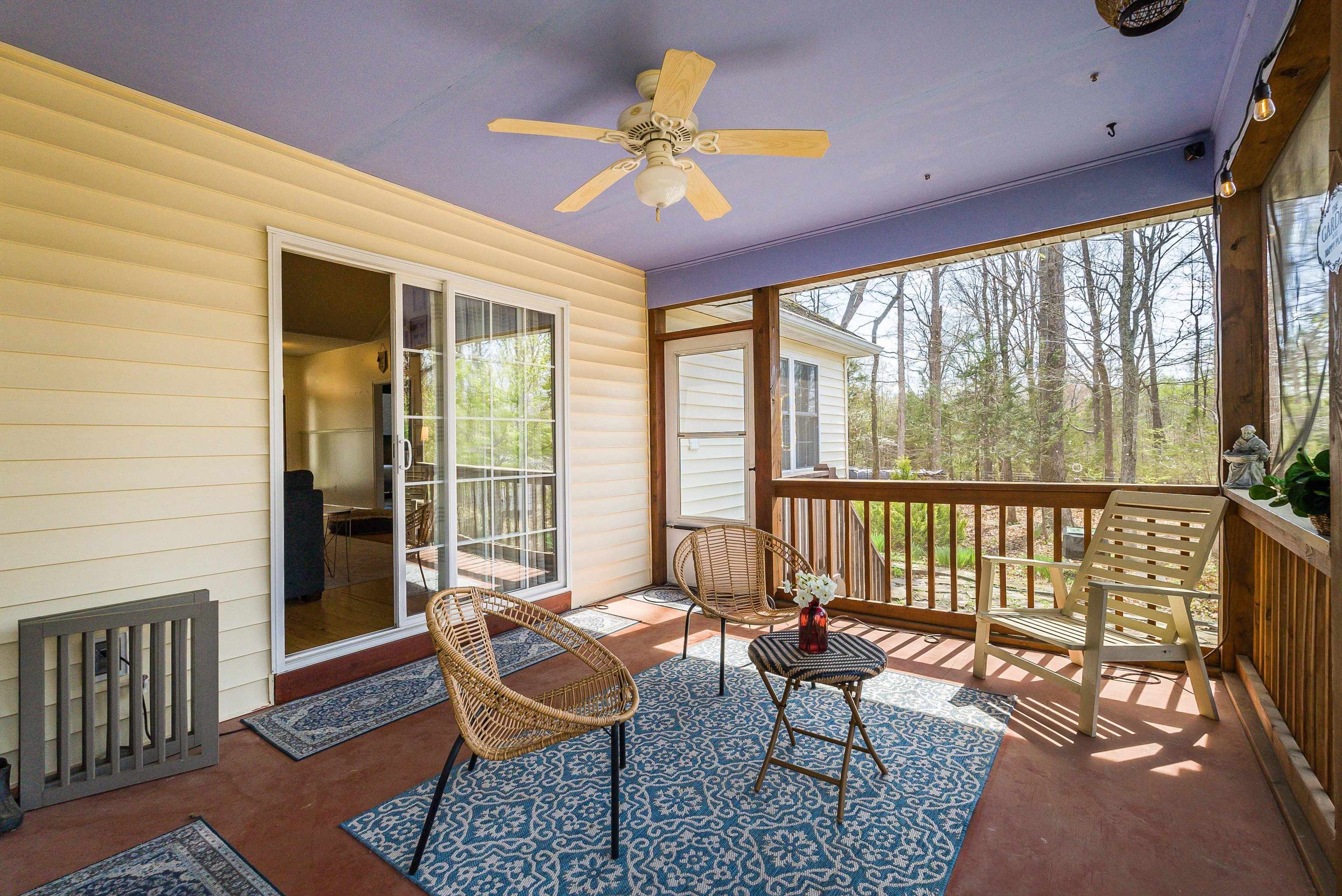 553 HIDDEN VALLEYS RD